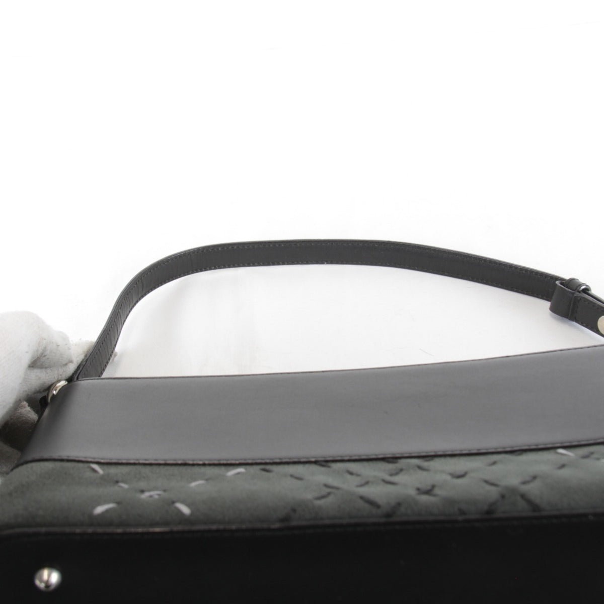 Burberry Black Gray Leather Suede Shoulder Bag (Pre-Owned)