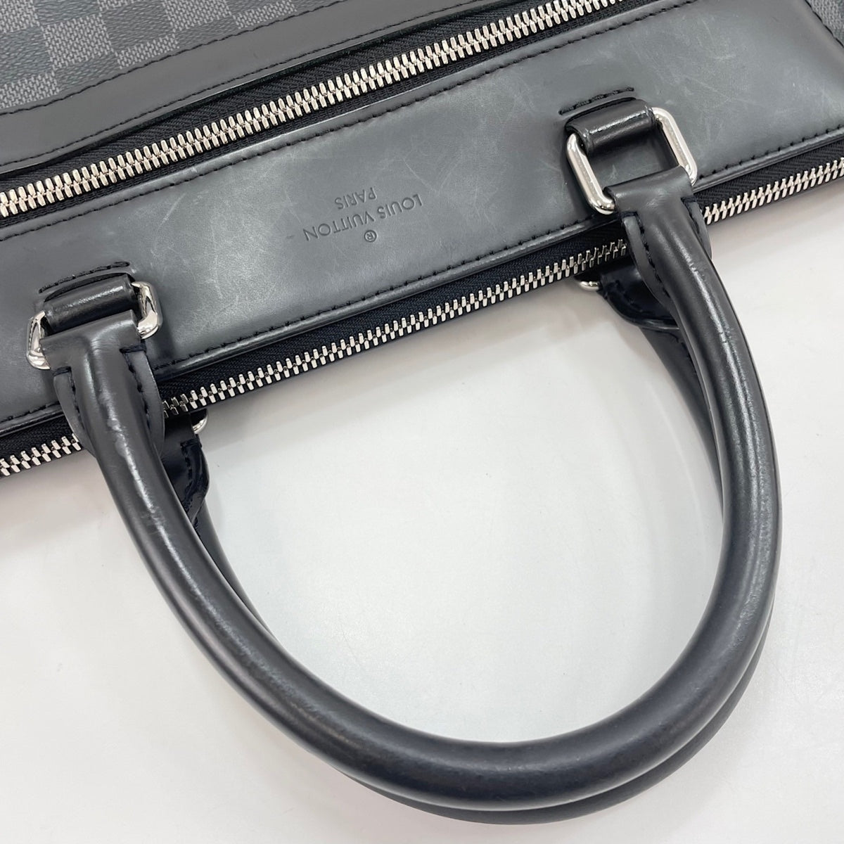 Louis Vuitton Black Handbag (Pre-Owned)