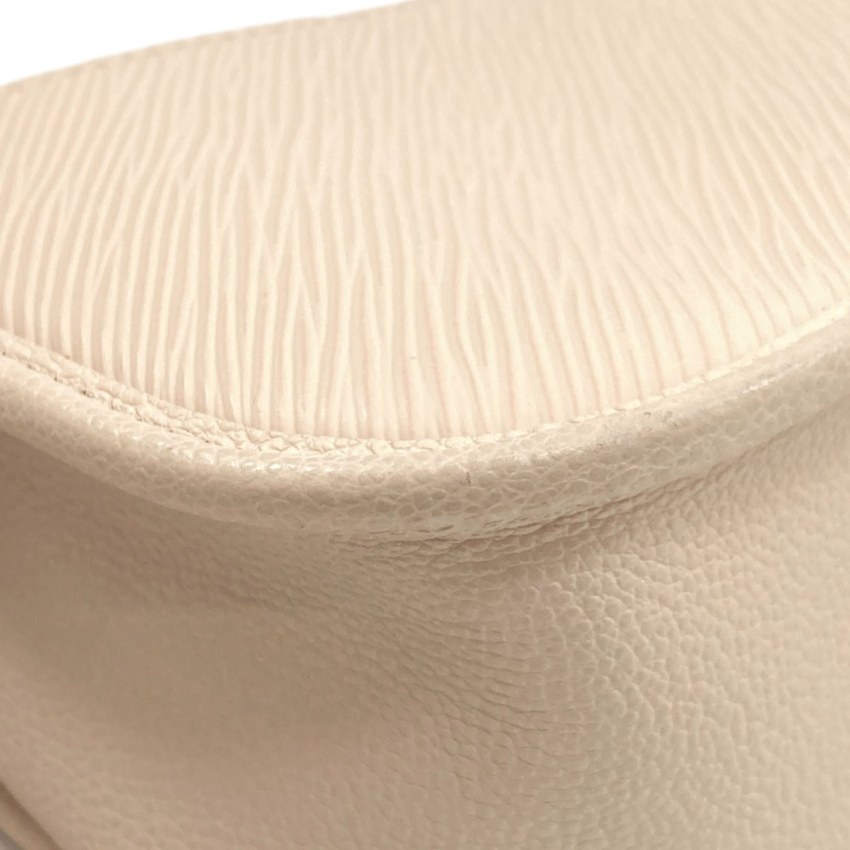 Louis Vuitton Epi White Epi Leather Shoulder Bag (Pre-Owned)