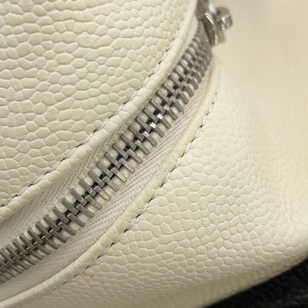 Chanel Black White Grained Calfskin Handbag (Pre-Owned)
