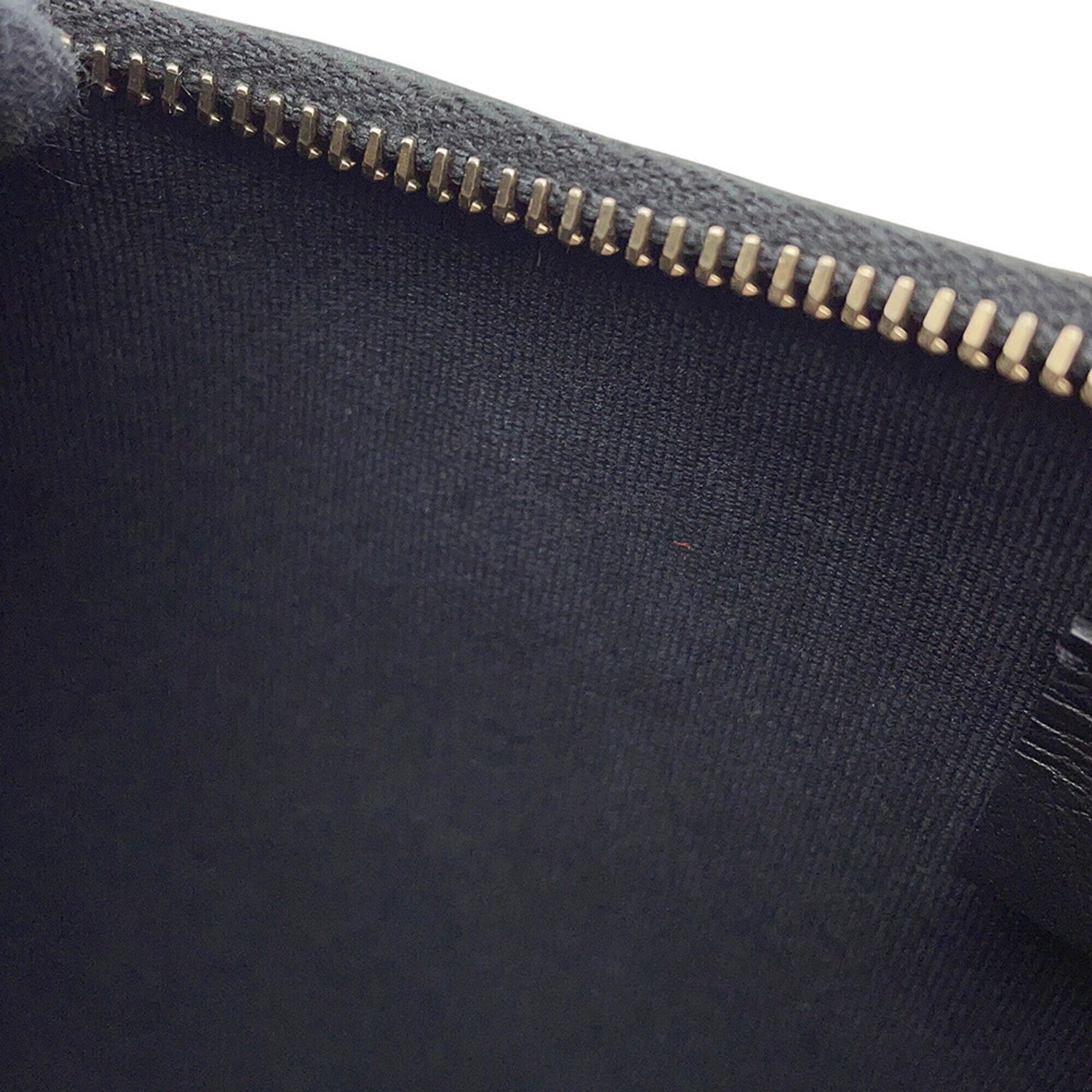 Chanel Black Leather Shoulder Bag (Pre-Owned)