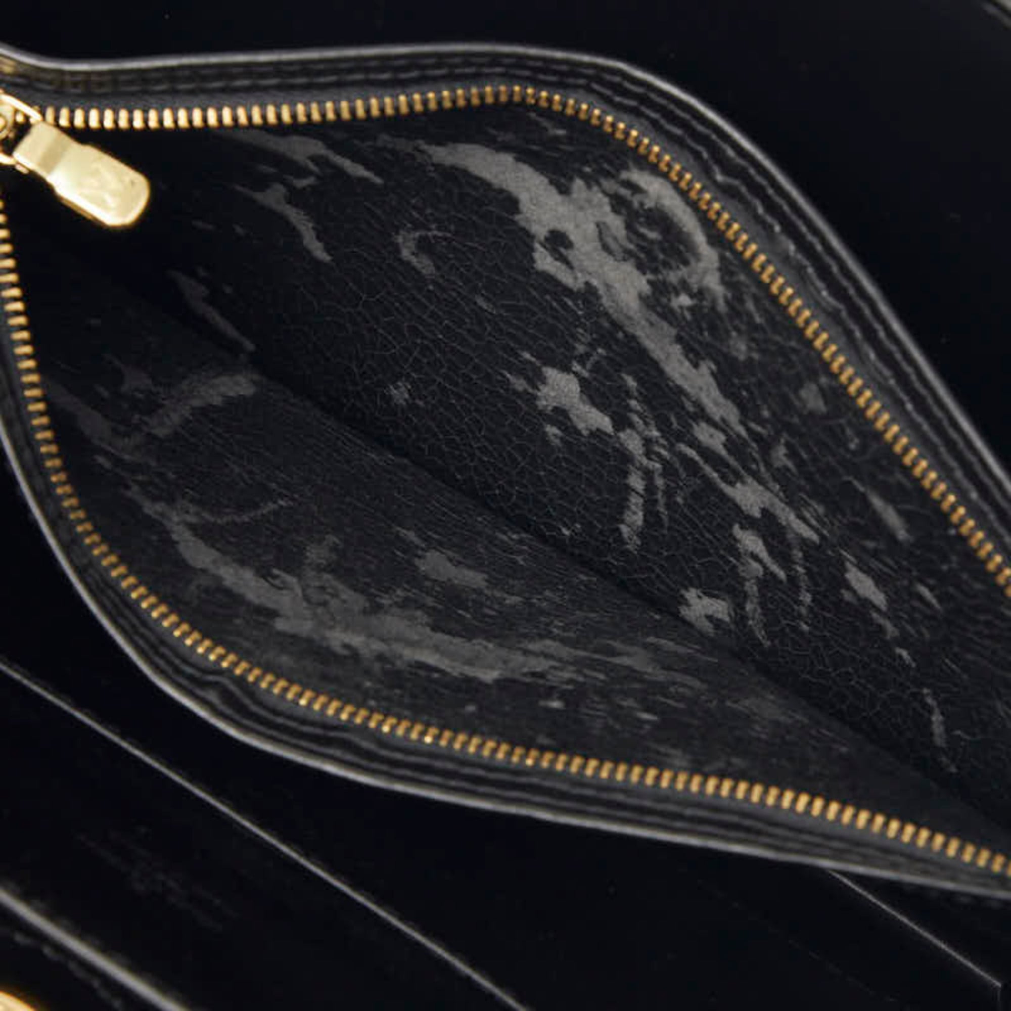 Louis Vuitton Black Noir Leather Shoulder Bag (Pre-Owned)