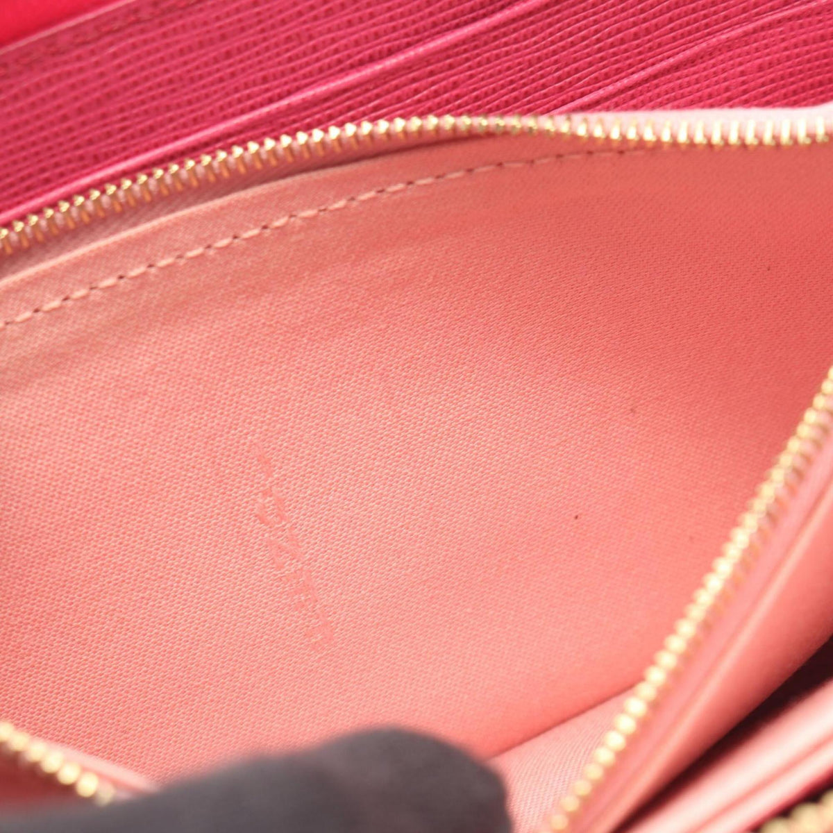 Fendi Pink Leather Long Wallet (Bi-Fold) (Pre-Owned)