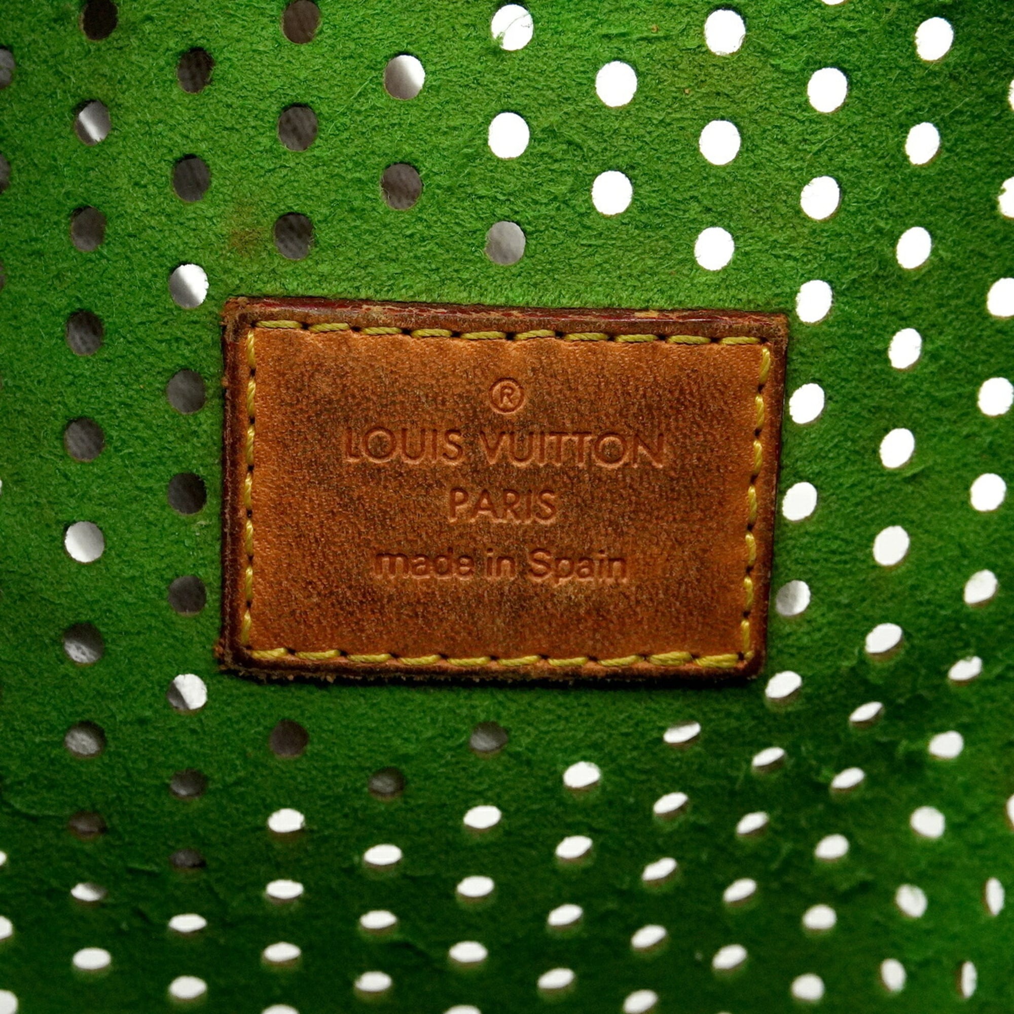 Louis Vuitton Vert Shoulder Bag (Pre-Owned)