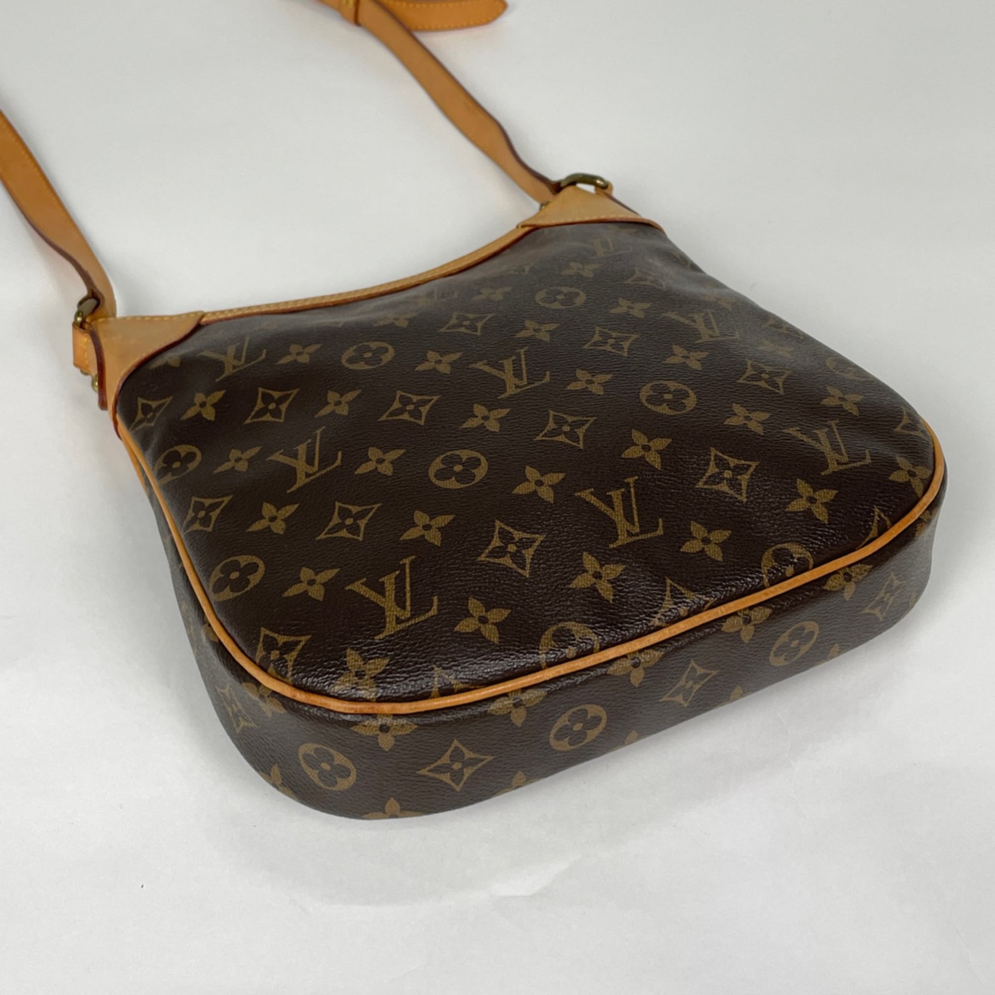 Louis Vuitton Brown Monogram Monogram Shoulder Bag (Pre-Owned)