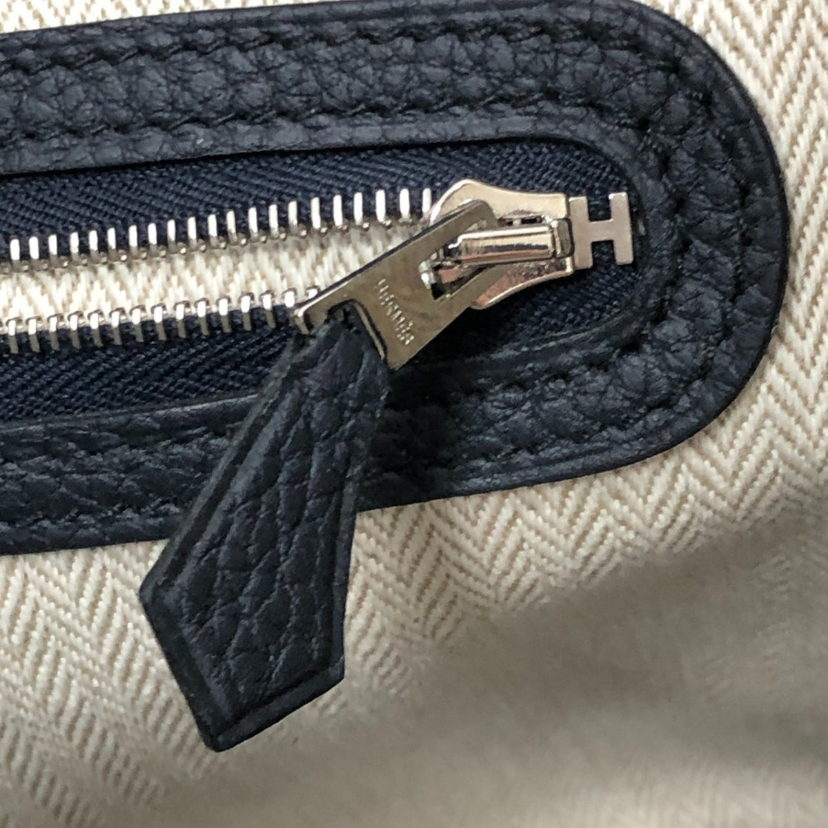 Hermes Black Negonda Leather Handbag (Pre-Owned)