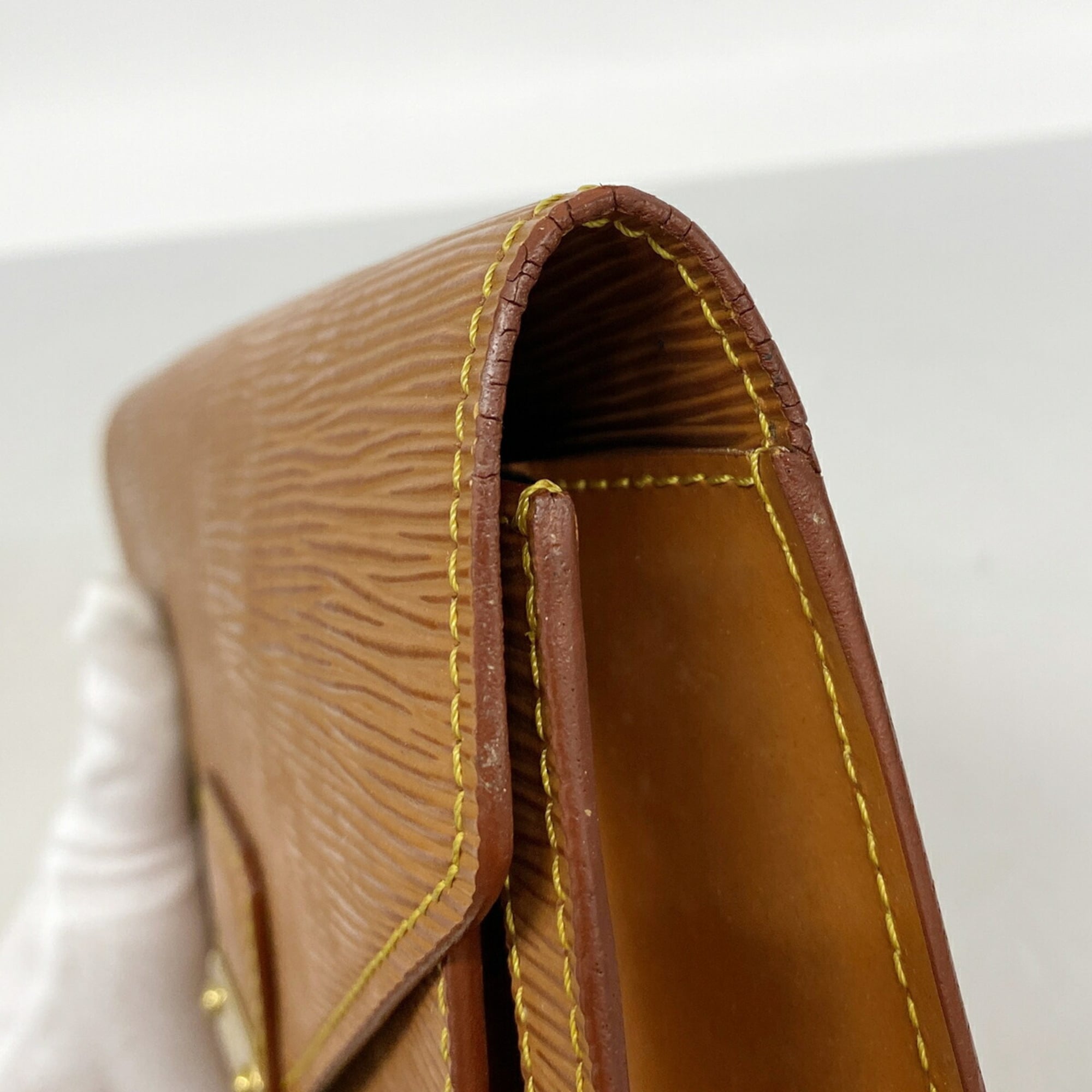 Louis Vuitton Gold Cipango Clutch Bag (Pre-Owned)