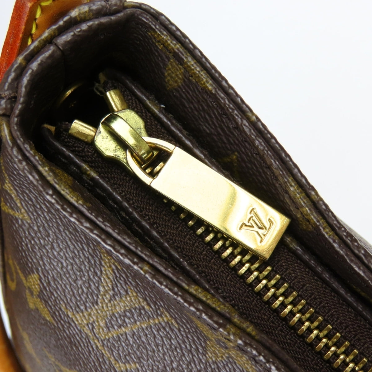 Louis Vuitton Monogram Brown Monogram Monogram Leather Shoulder Bag (Pre-Owned)