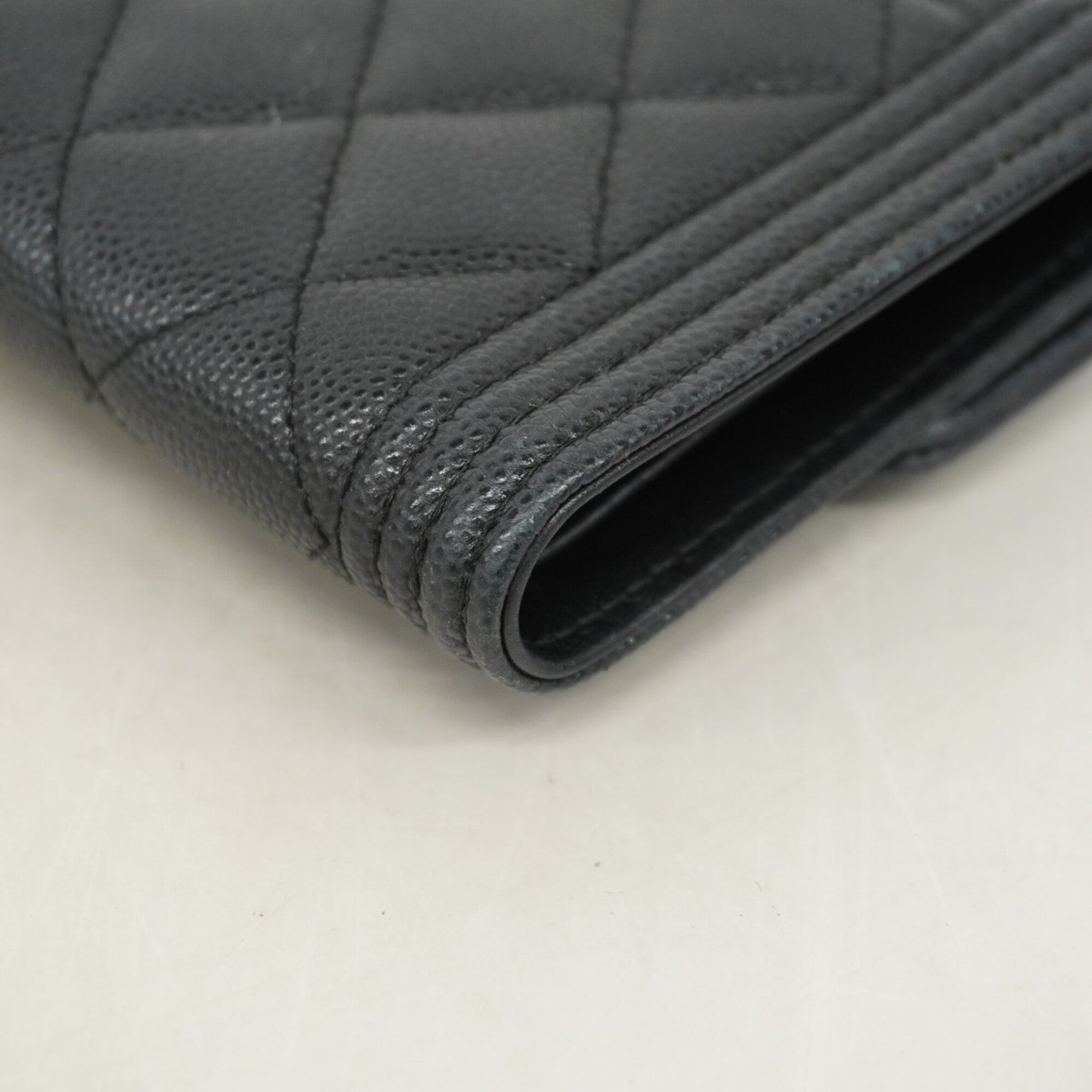Chanel Black Grained Calfskin Wallet (Bi-Fold) (Pre-Owned)