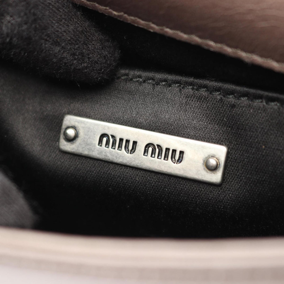 Miu Miu Gray Leather Handbag Shoulder Bag (Pre-Owned)
