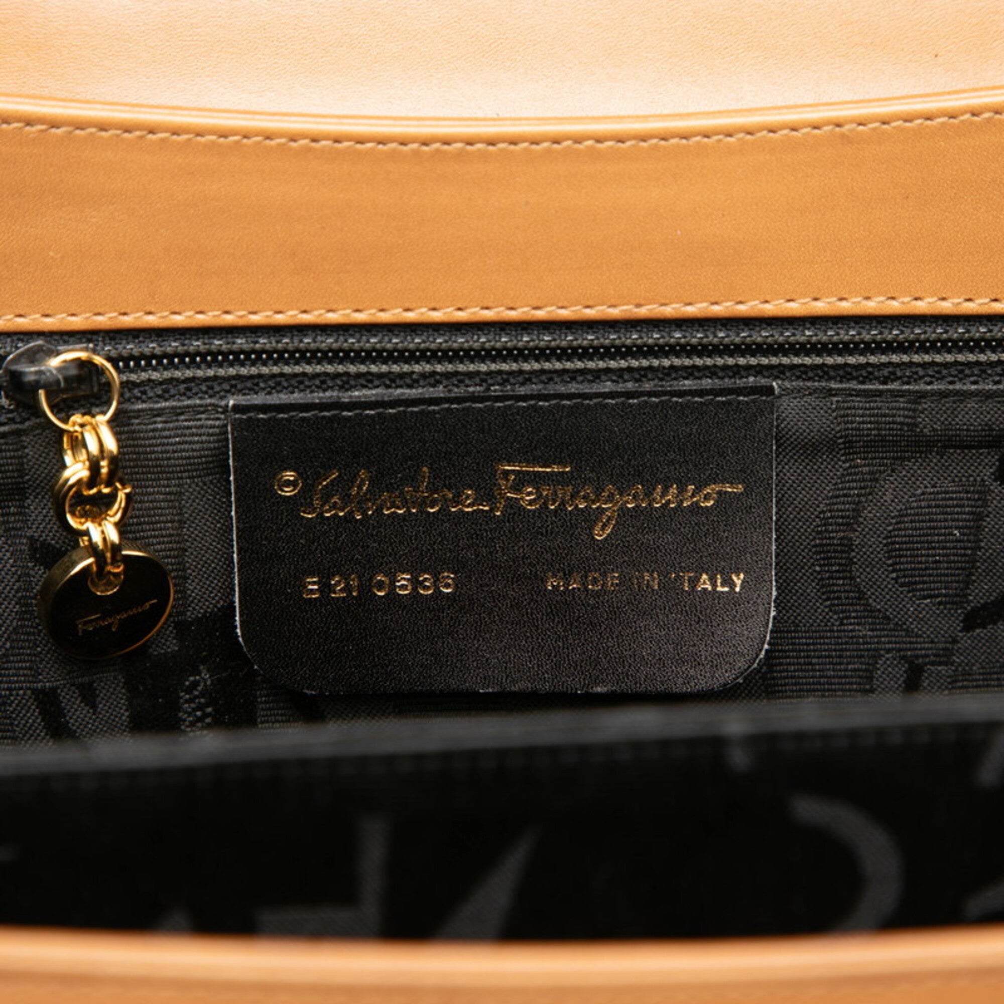 Salvatore Ferragamo Gancini Brown Leather Handbag Shoulder Bag (Pre-Owned)