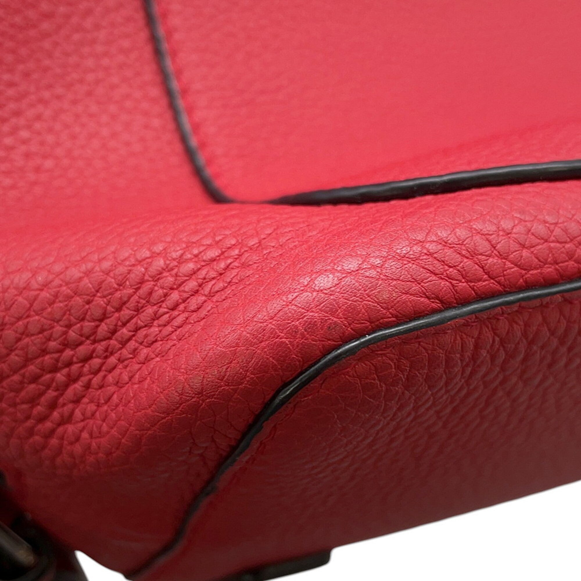 Loewe Red Color Leather Handbag (Pre-Owned)