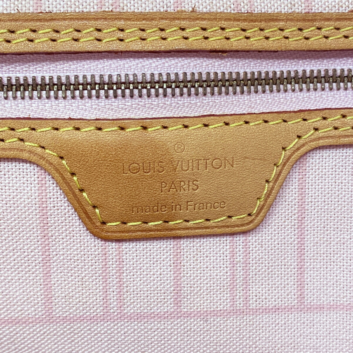 Louis Vuitton White Tote Bag (Pre-Owned)