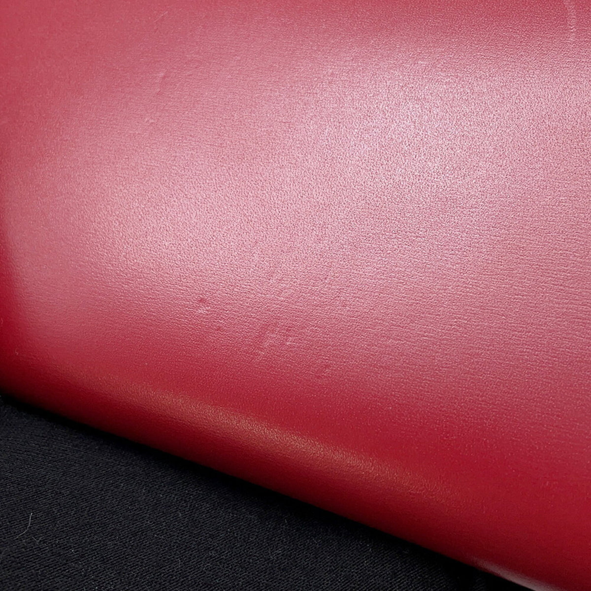 Yves Saint Laurent Red Color Leather Chain/Shoulder Wallet (Pre-Owned)