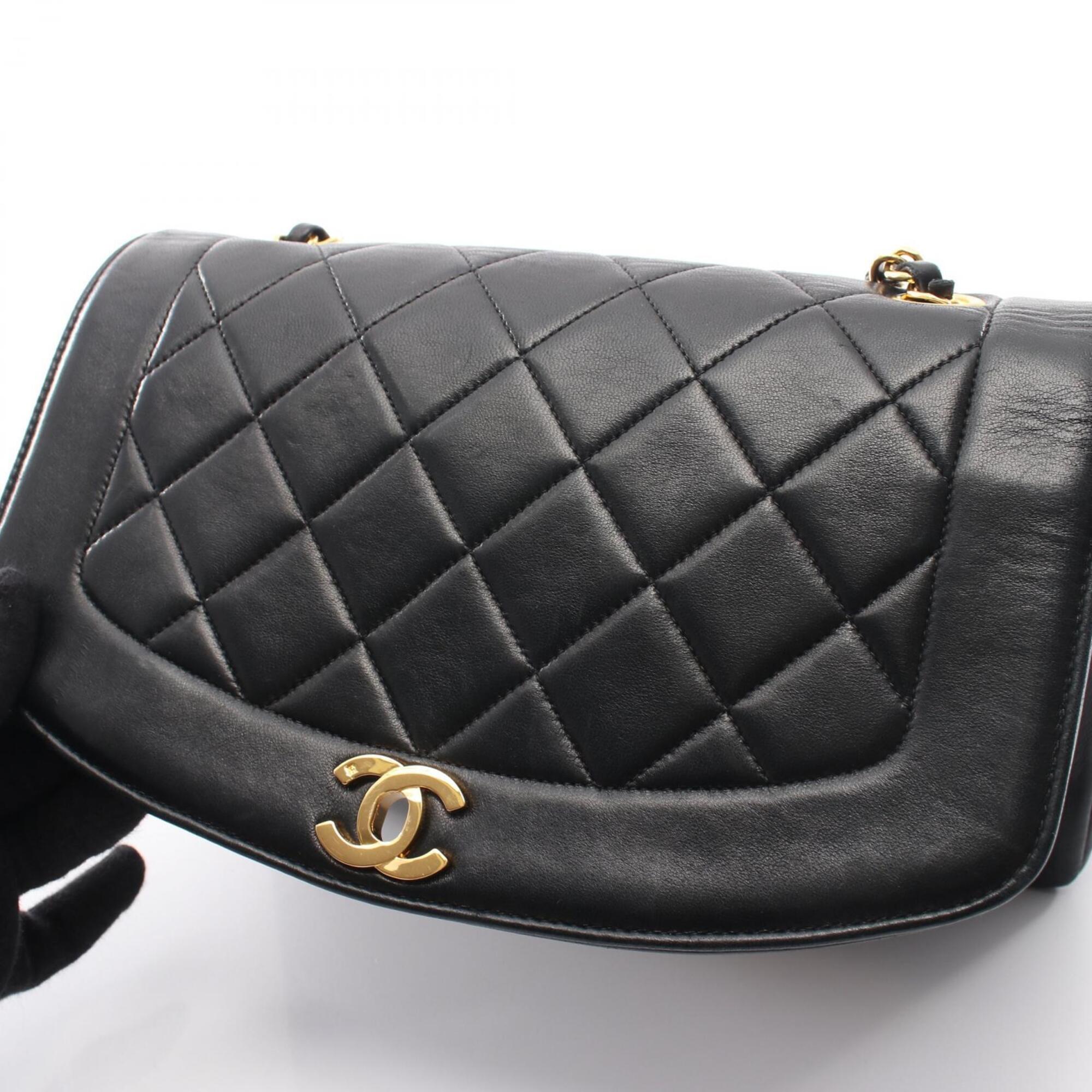 Chanel Black Leather Handbag Shoulder Bag (Pre-Owned)