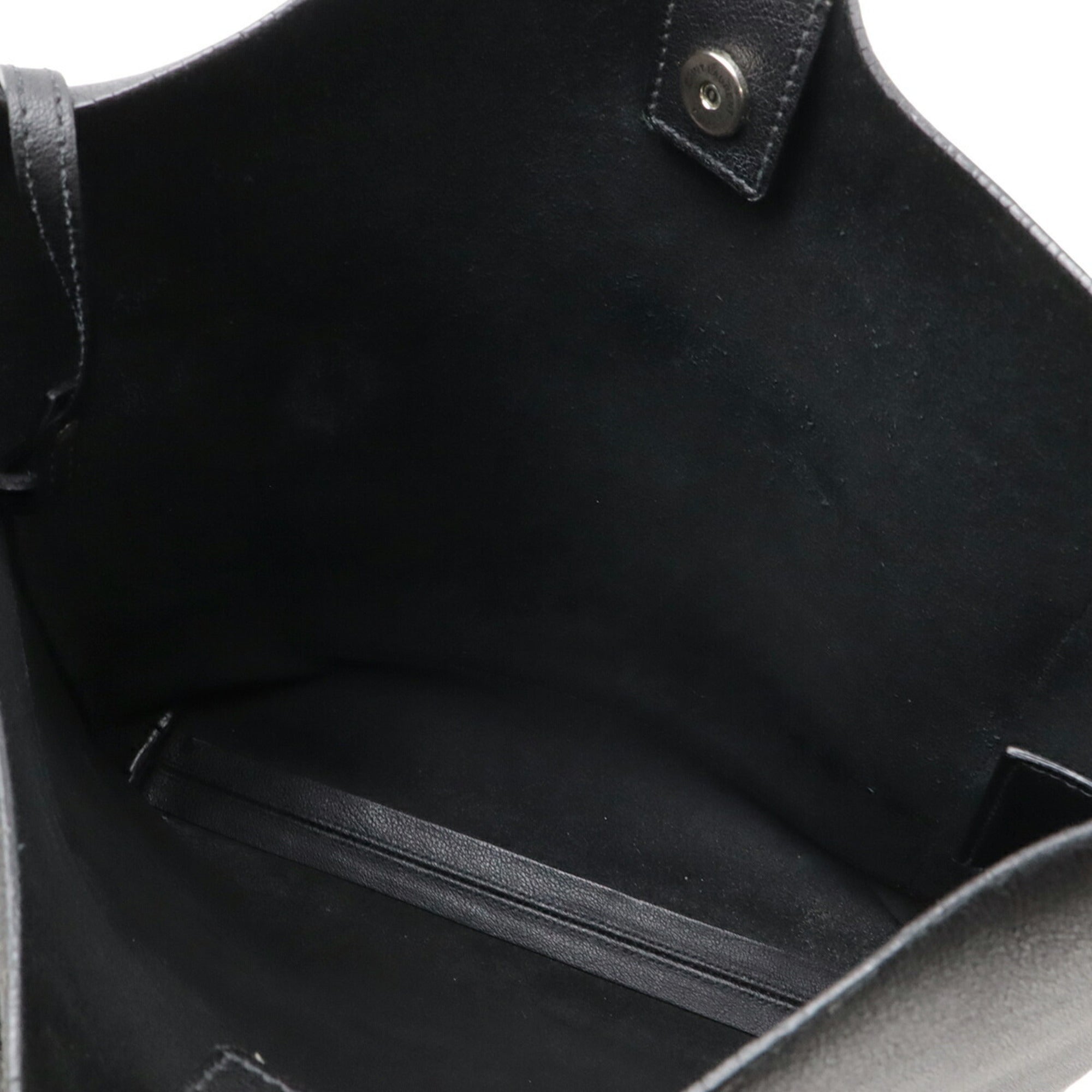 Yves Saint Laurent Black Leather Pouch Shoulder Bag (Pre-Owned)