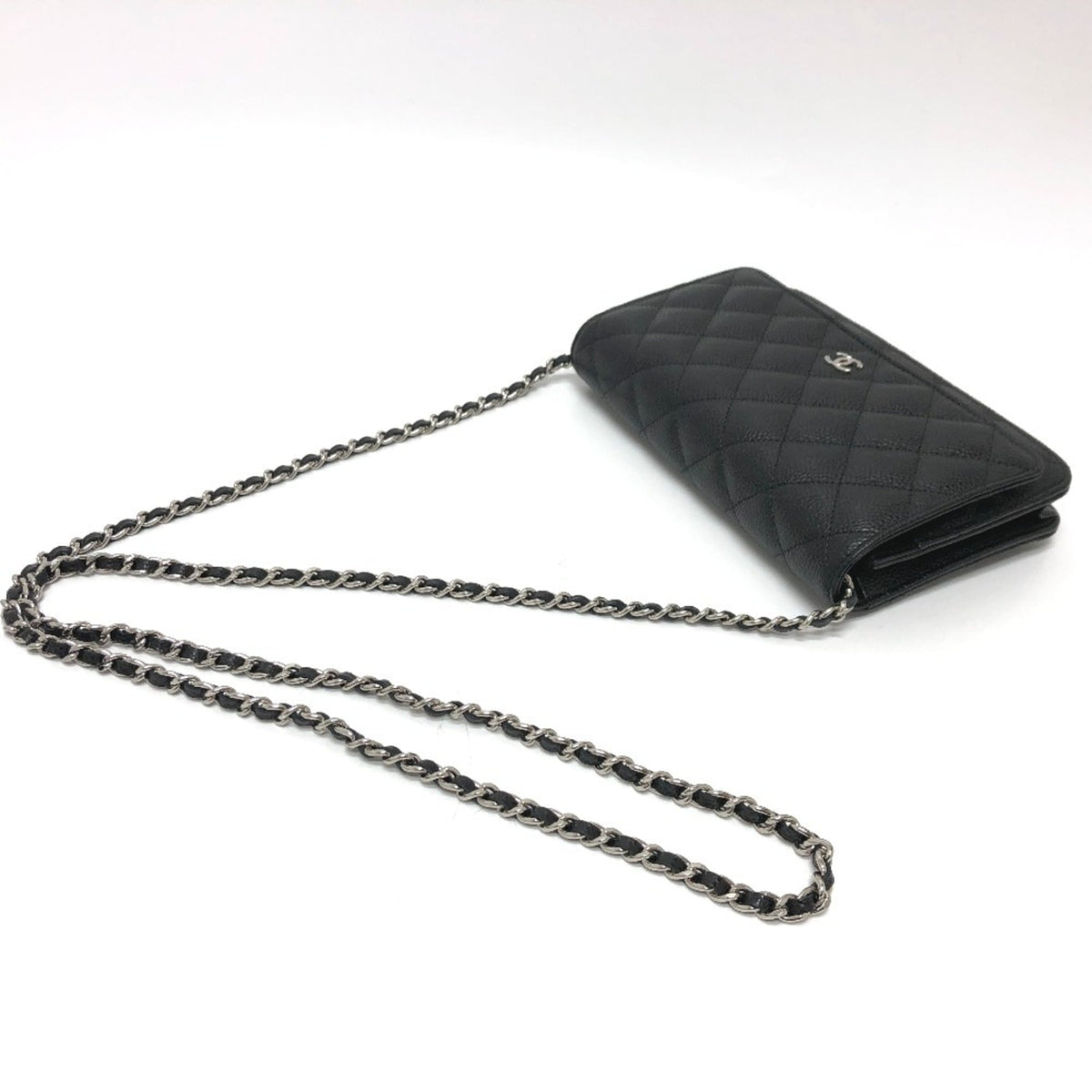 Chanel Black Caviar Leather Shoulder Bag (Pre-Owned)