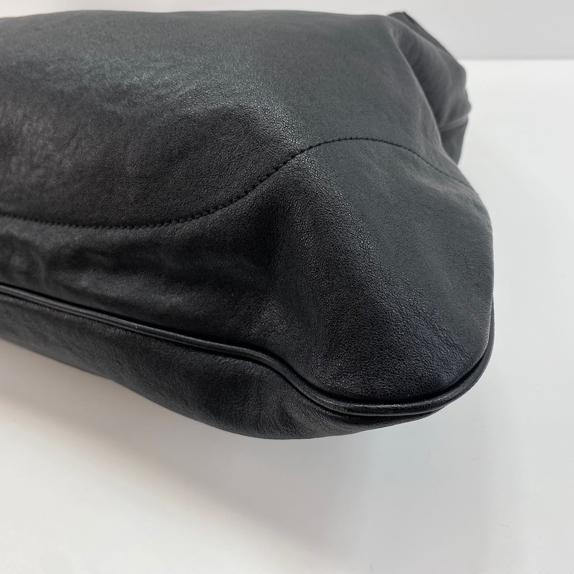Gucci Black Shoulder Bag (Pre-Owned)