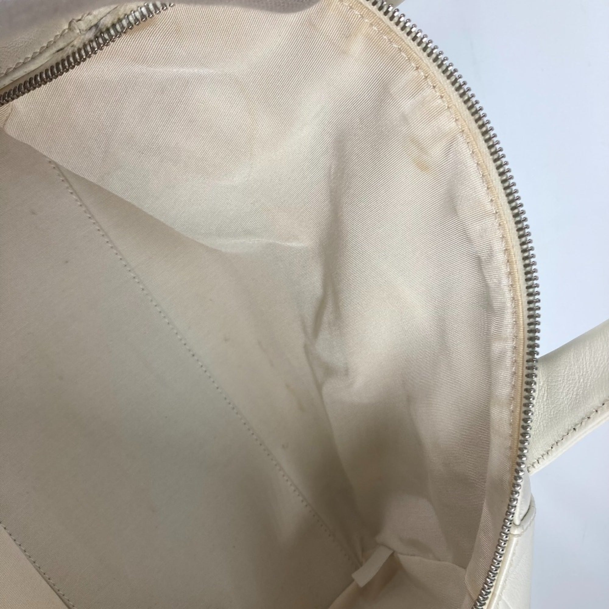 Chanel White Leather Boston Bag (Pre-Owned)