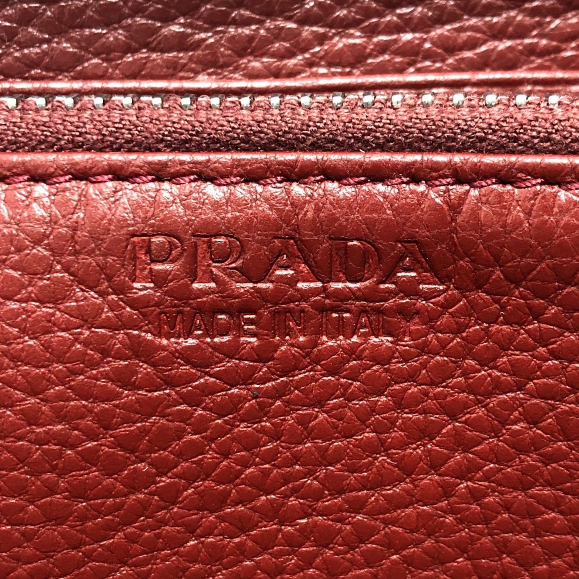 Prada Red Color Leather Long Wallet (Bi-Fold) (Pre-Owned)