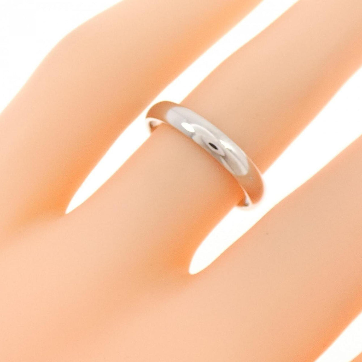 Van Cleef & Arpels Platinum 950 Band Ring (Pre-Owned)