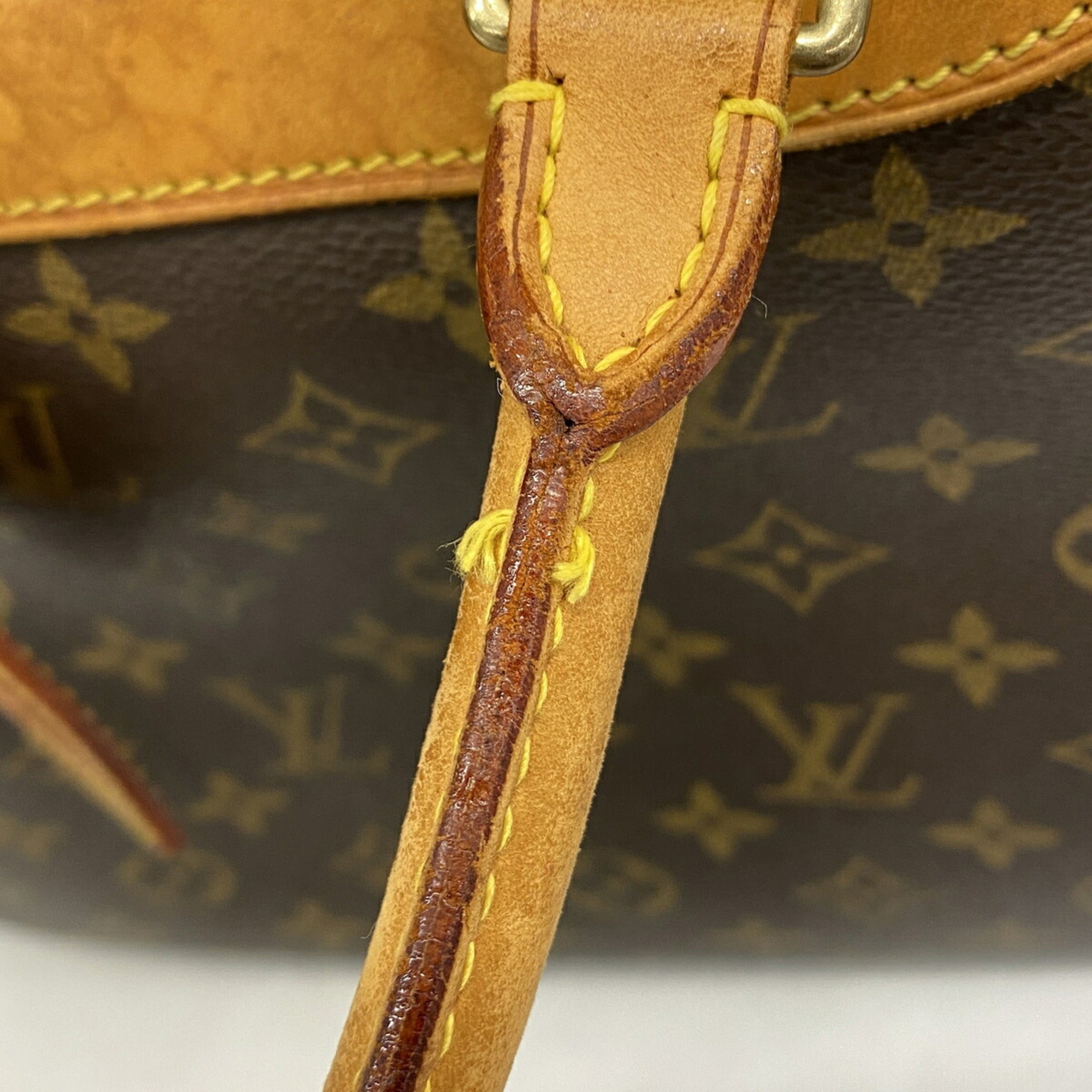 Louis Vuitton Brown Handbag (Pre-Owned)