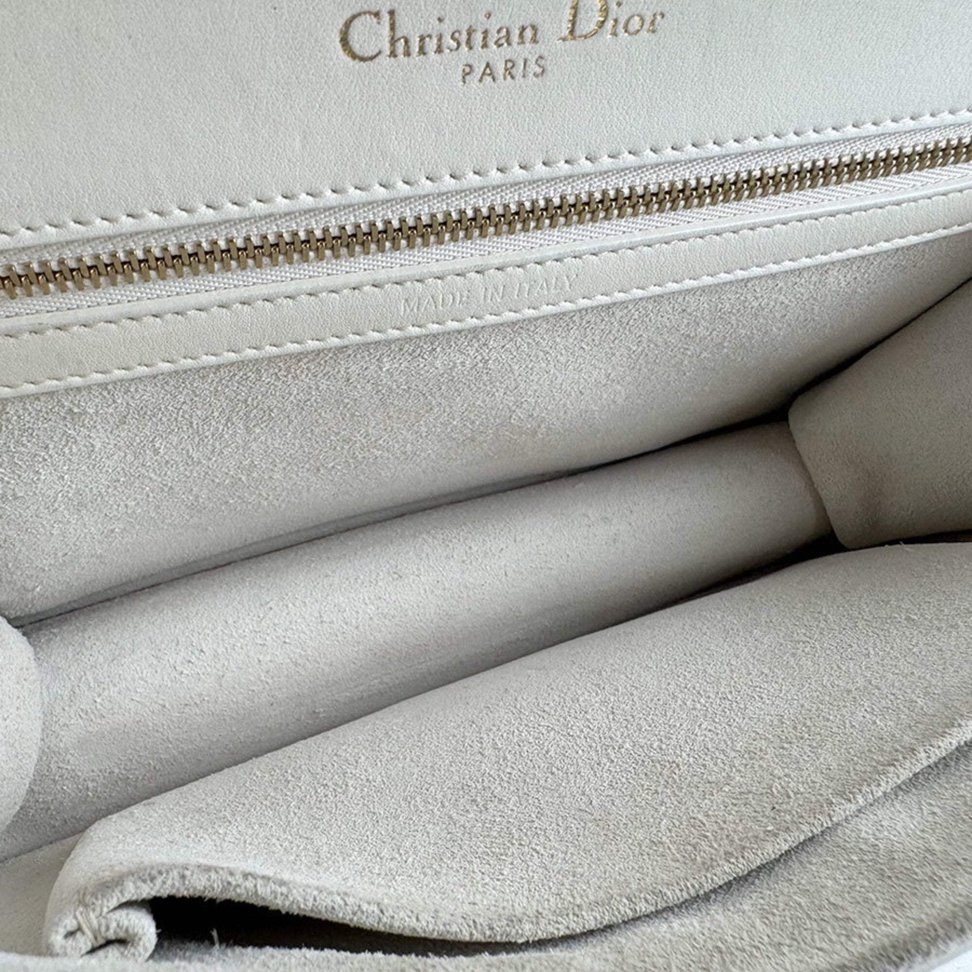 Christian Dior White Leather Shoulder Bag (Pre-Owned)