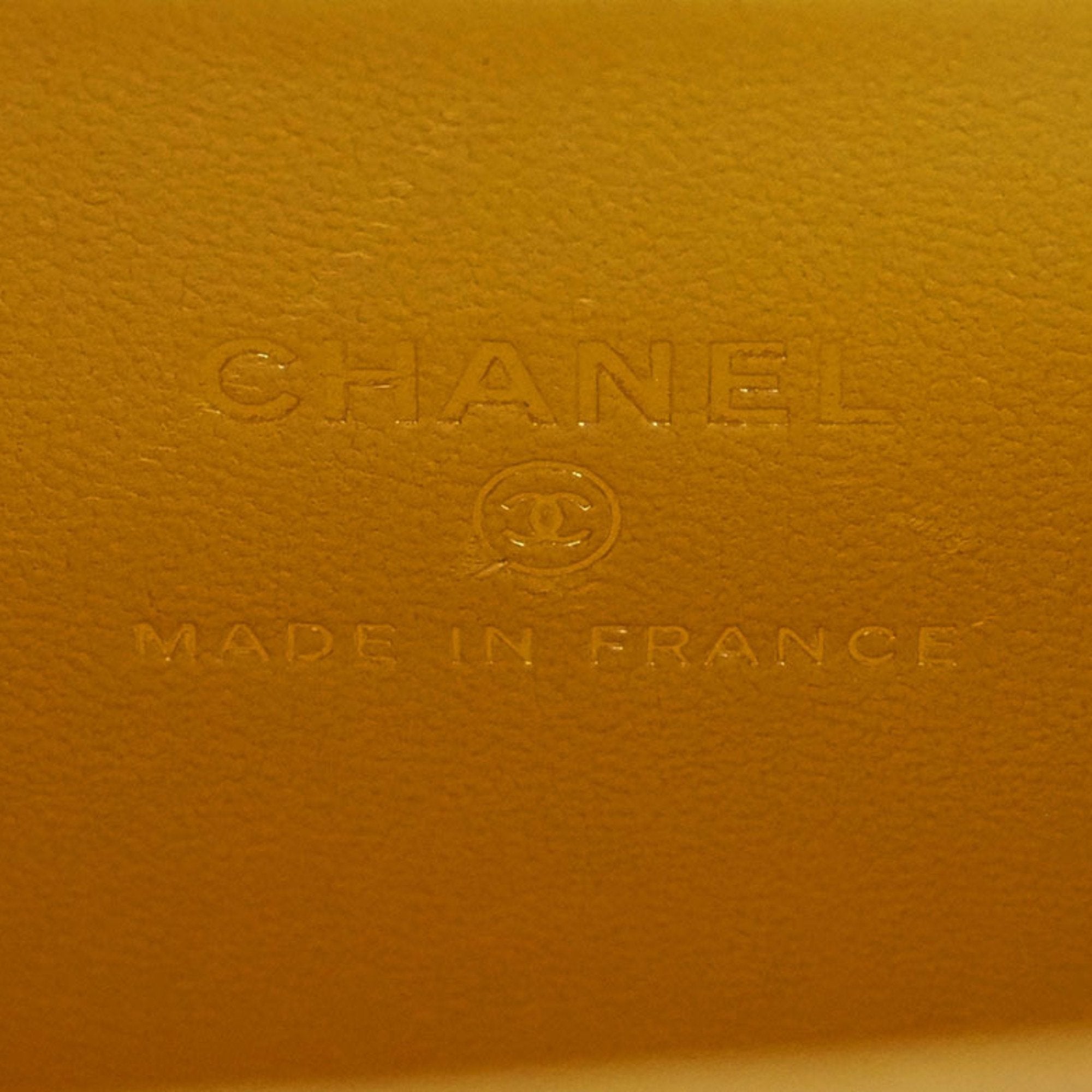 Chanel Brown Leather Shoulder Bag (Pre-Owned)