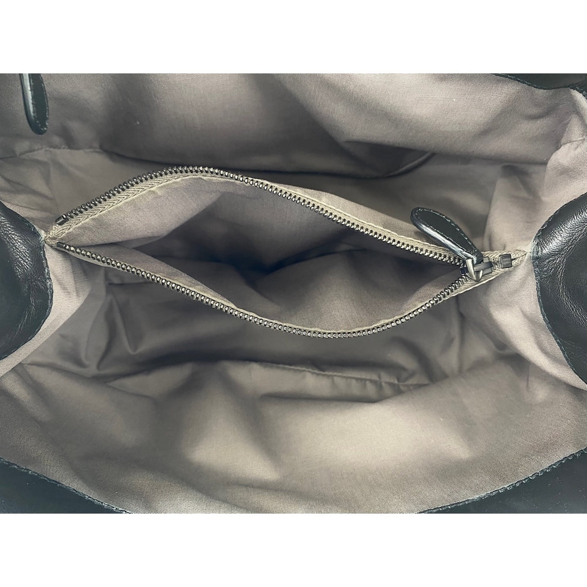 Bottega Veneta Intrecciato Black Intrecciato Handbag (Pre-Owned)