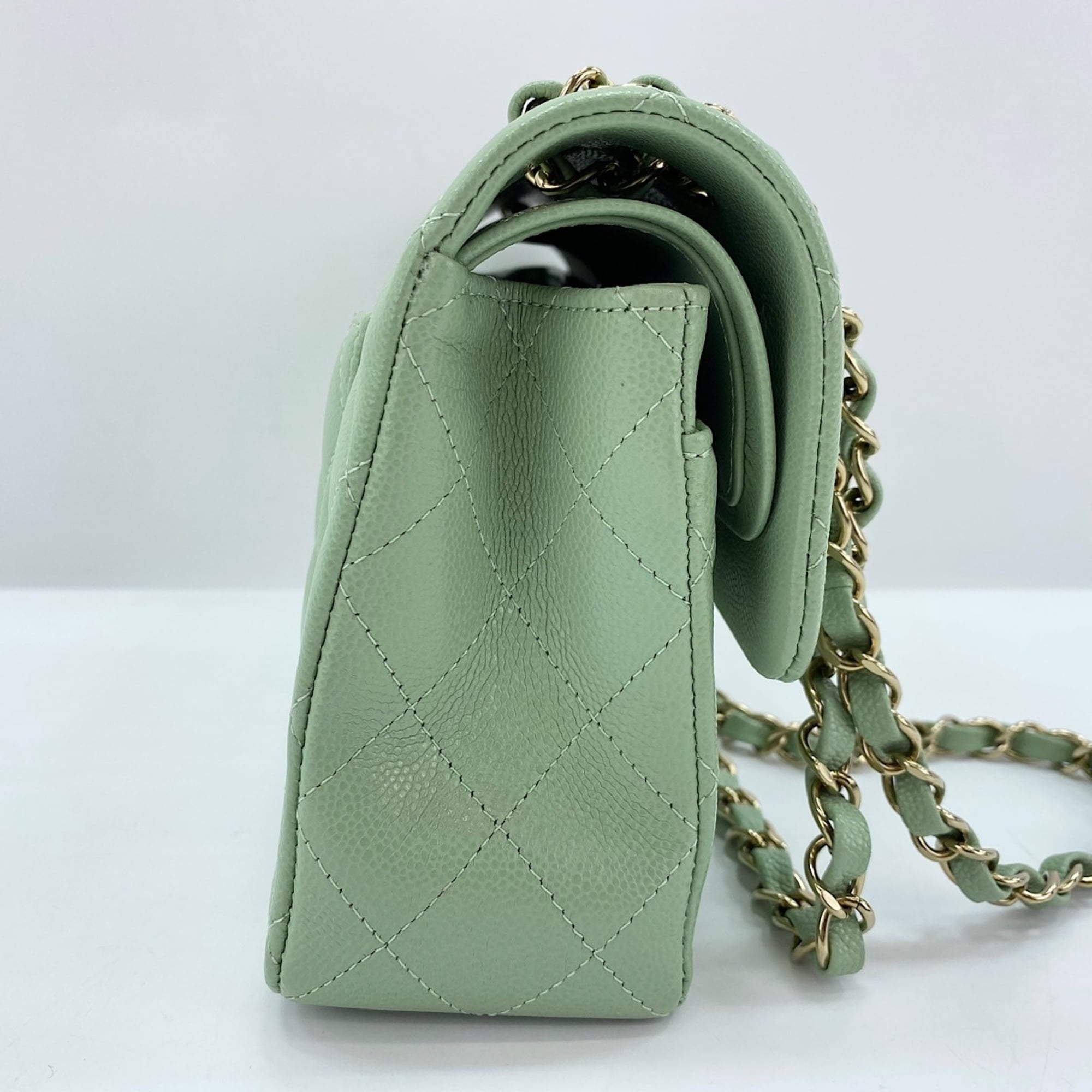 Chanel Matelasse Green Shoulder Bag (Pre-Owned)
