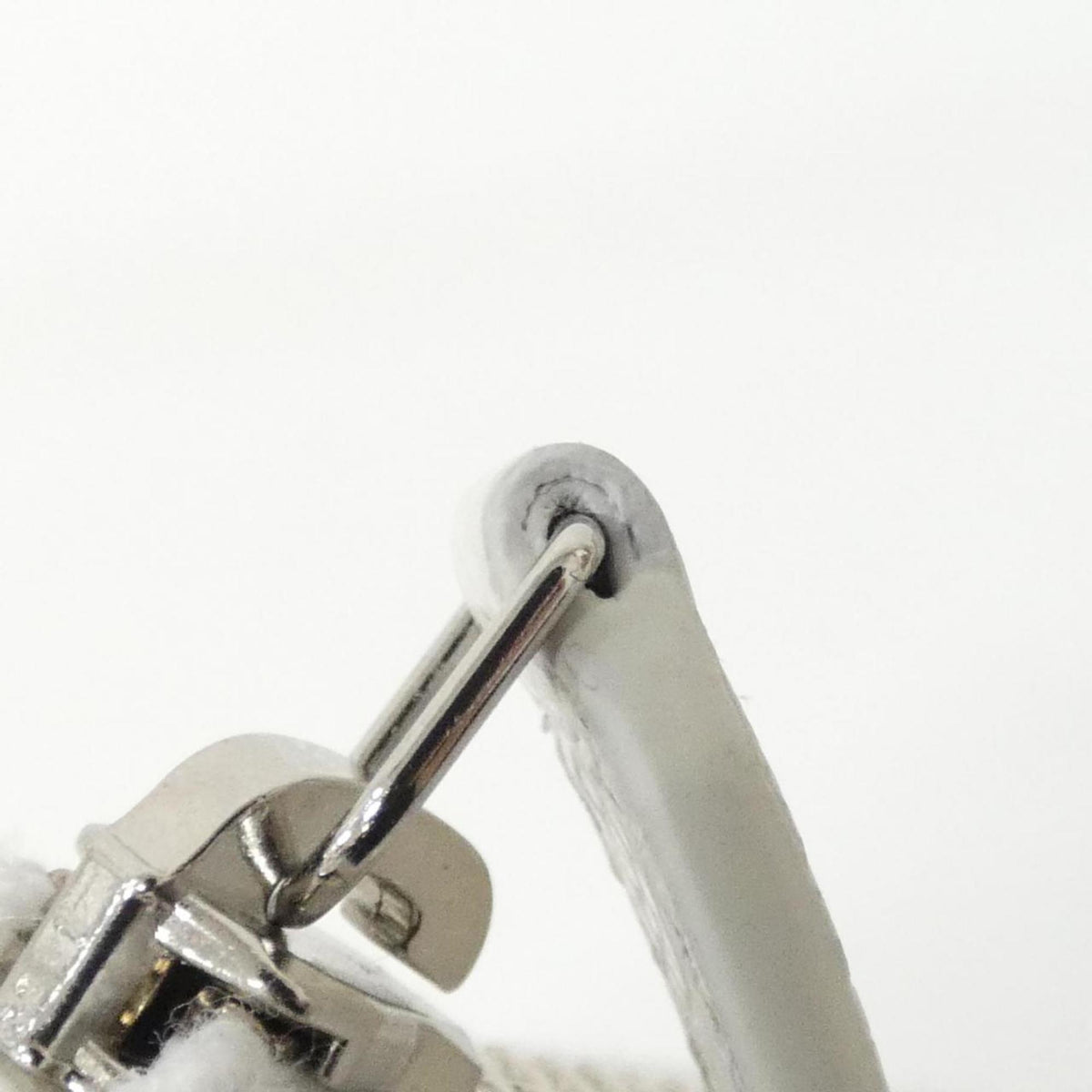 Chanel White Grained Calfskin Pouch (Pre-Owned)