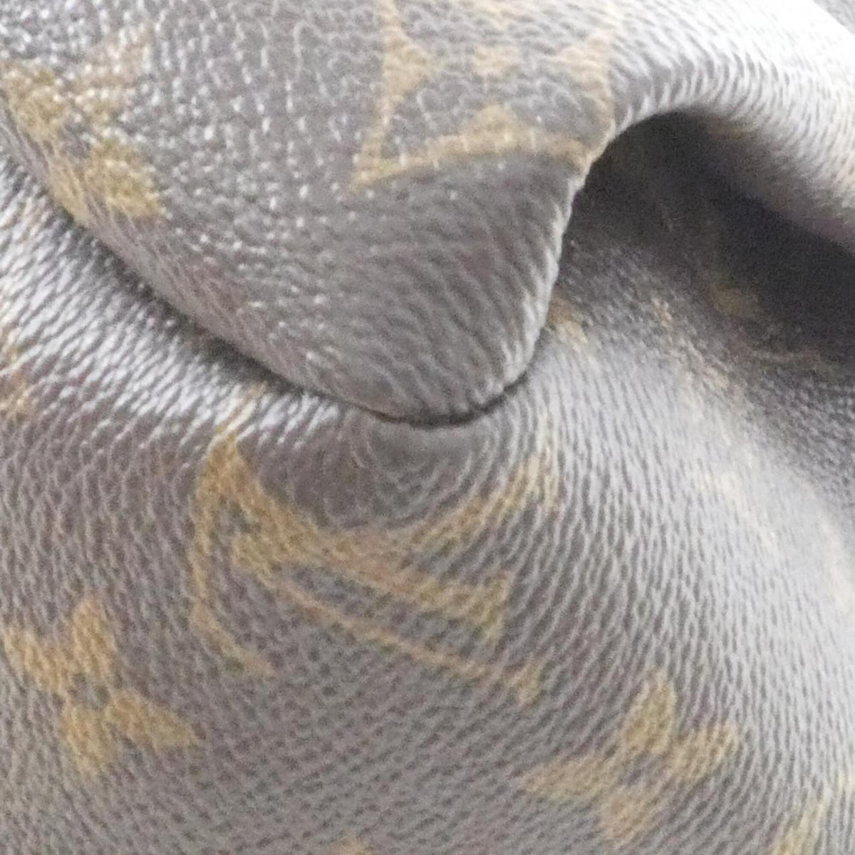 Louis Vuitton Brown Coated Canvas Shoulder Bag (Pre-Owned)