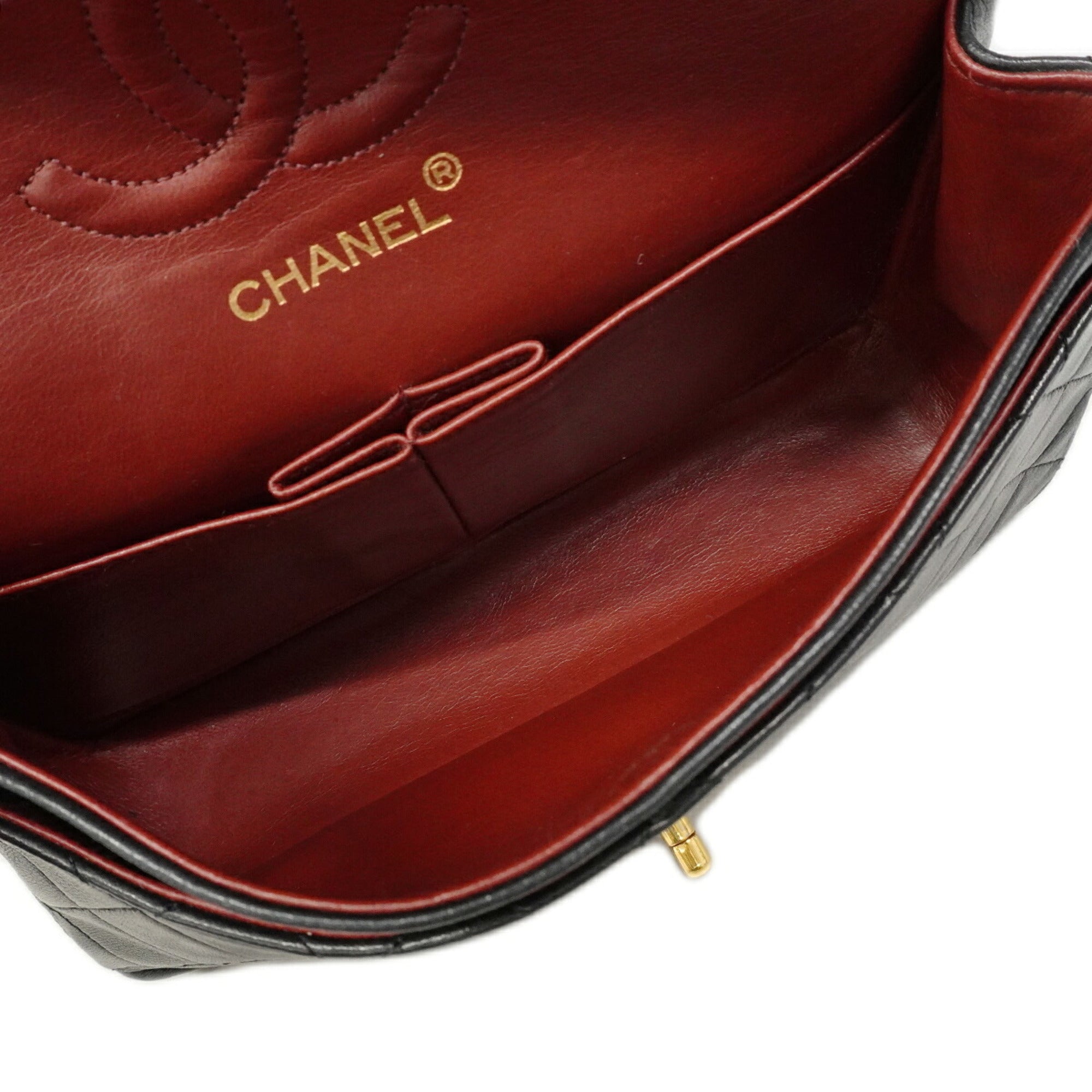 Chanel Black Leather Shoulder Bag (Pre-Owned)
