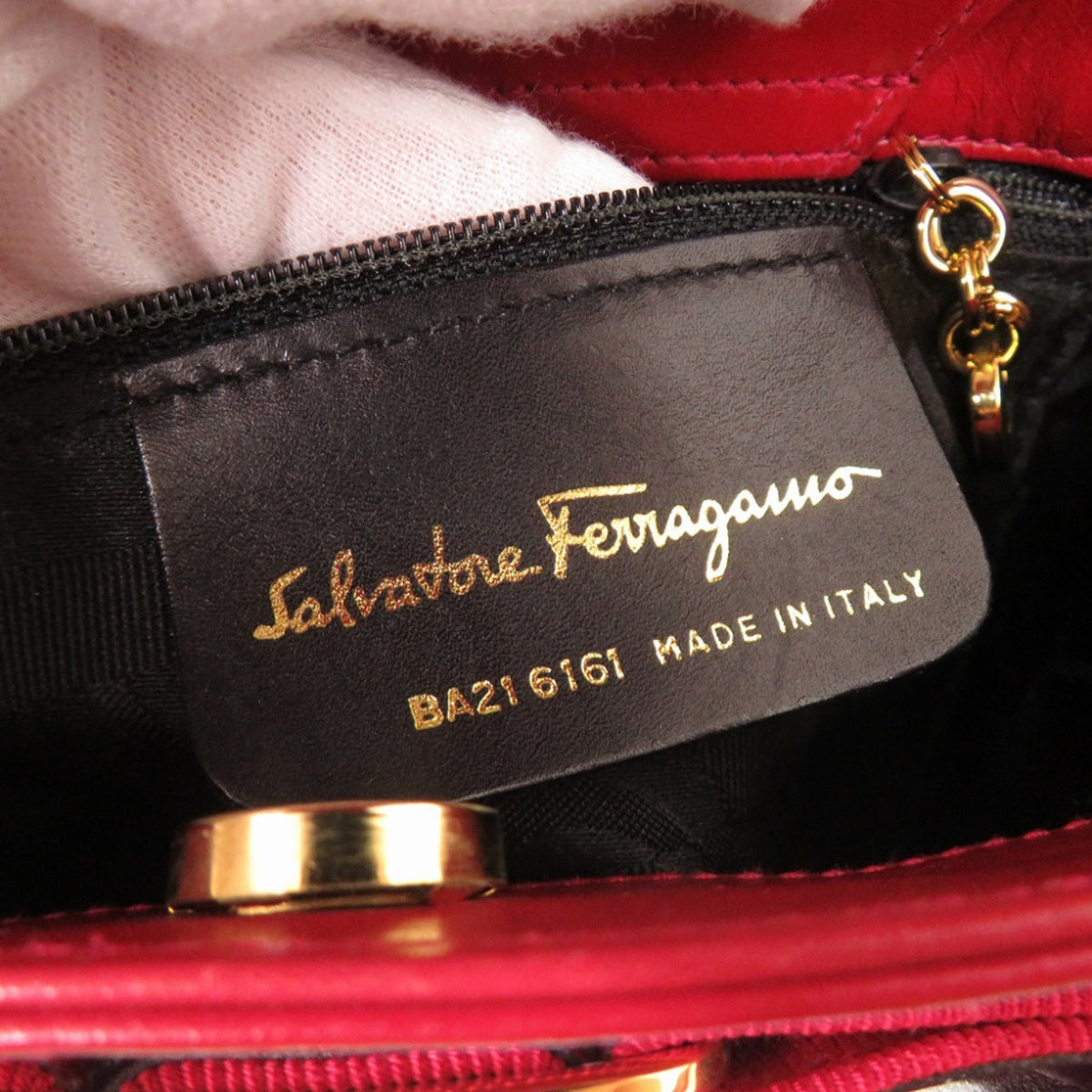 Salvatore Ferragamo Red Color Leather Handbag (Pre-Owned)