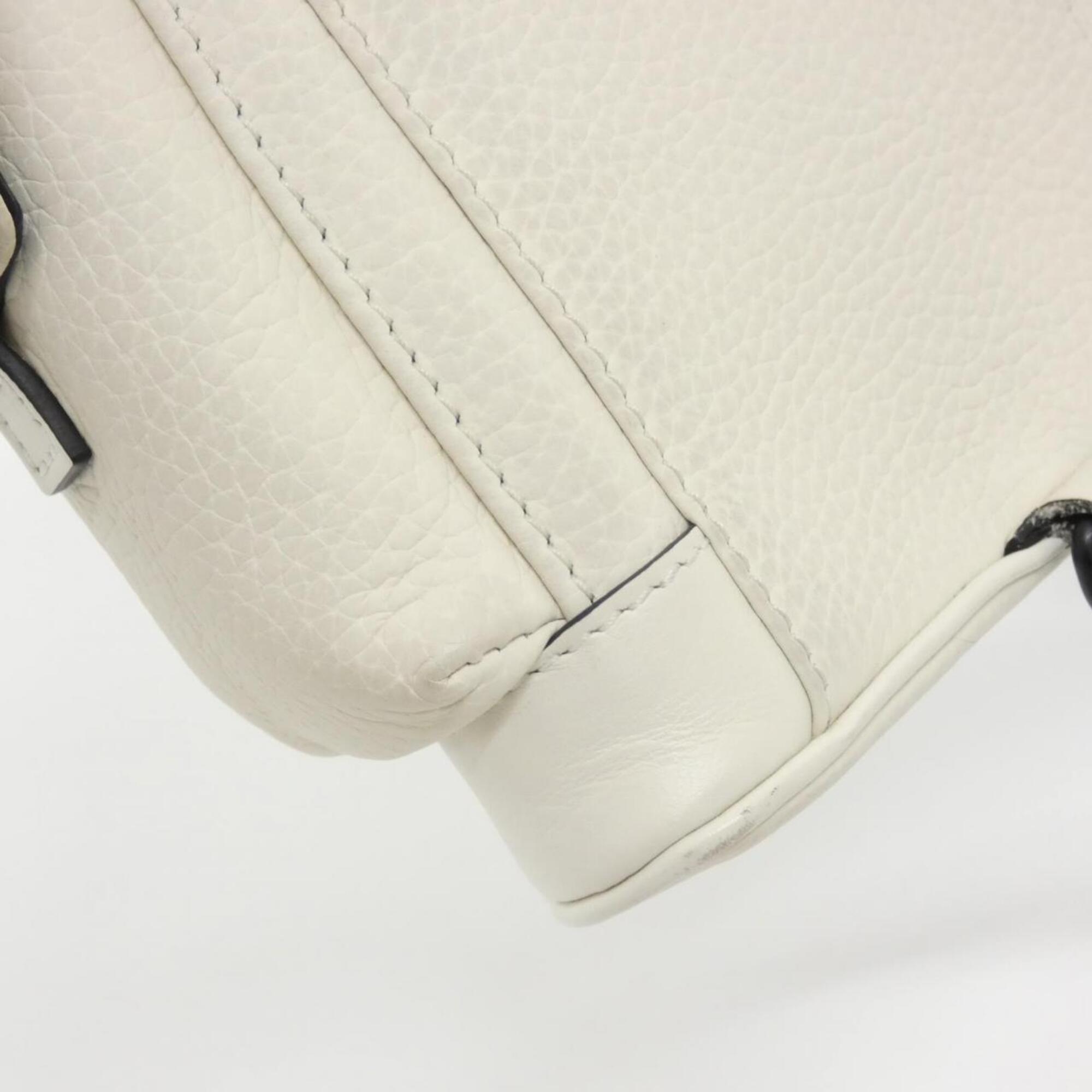 Louis Vuitton Blanc Shoulder Bag (Pre-Owned)