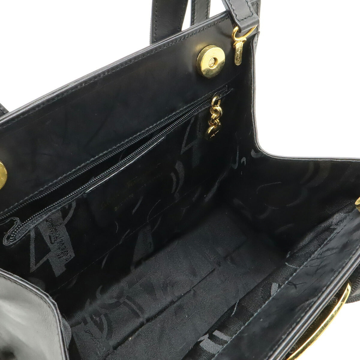 Salvatore Ferragamo Vara Black Leather Handbag Shoulder Bag (Pre-Owned)