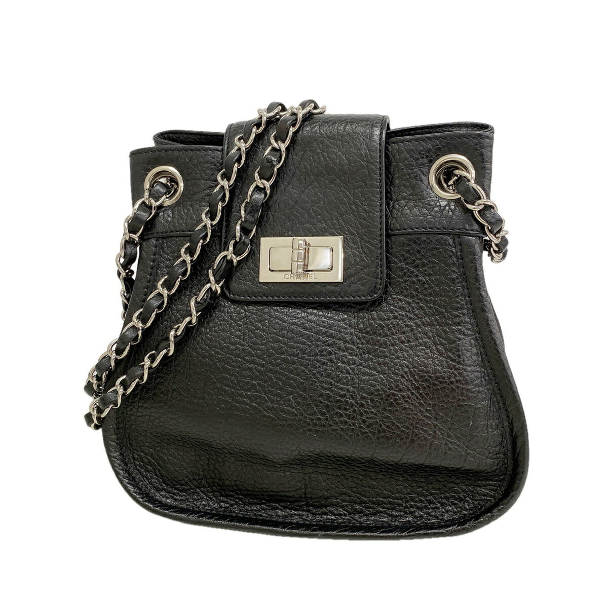 Chanel Black Leather Shoulder Bag (Pre-Owned)