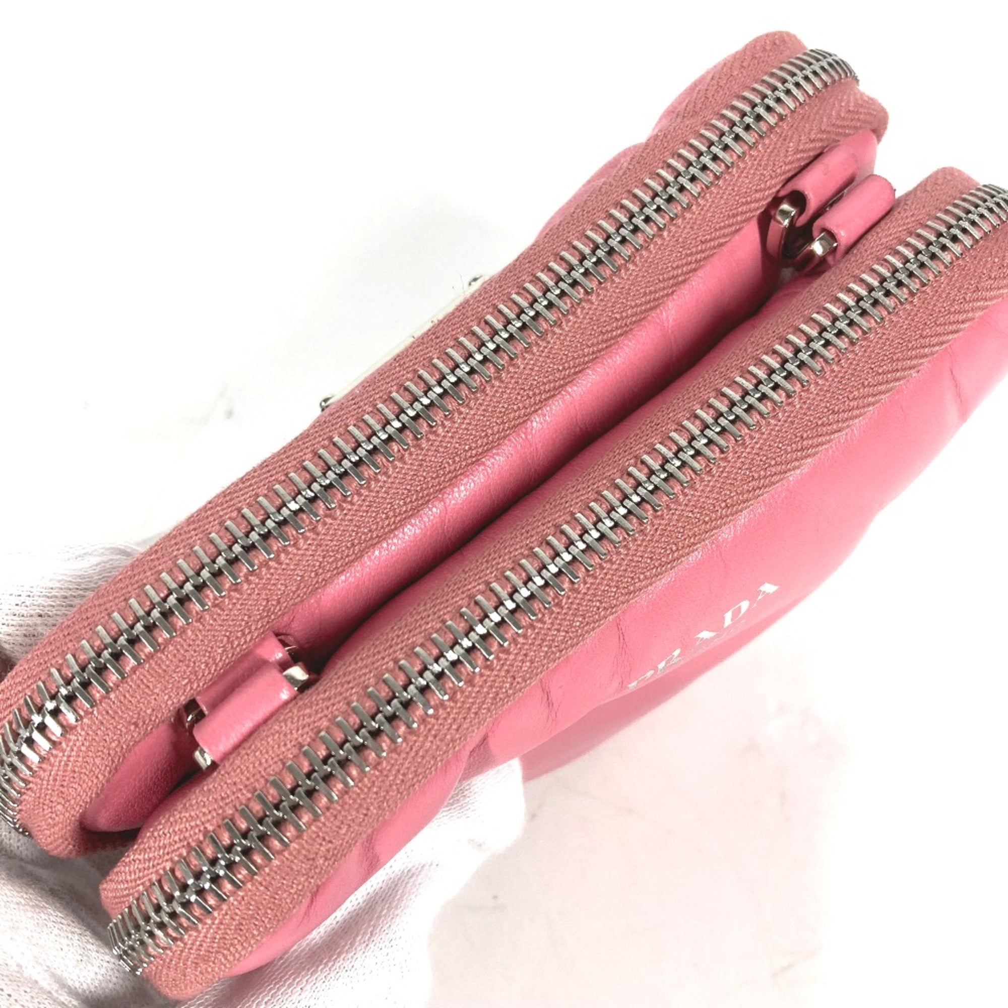Prada Pink Leather Shoulder Bag (Pre-Owned)