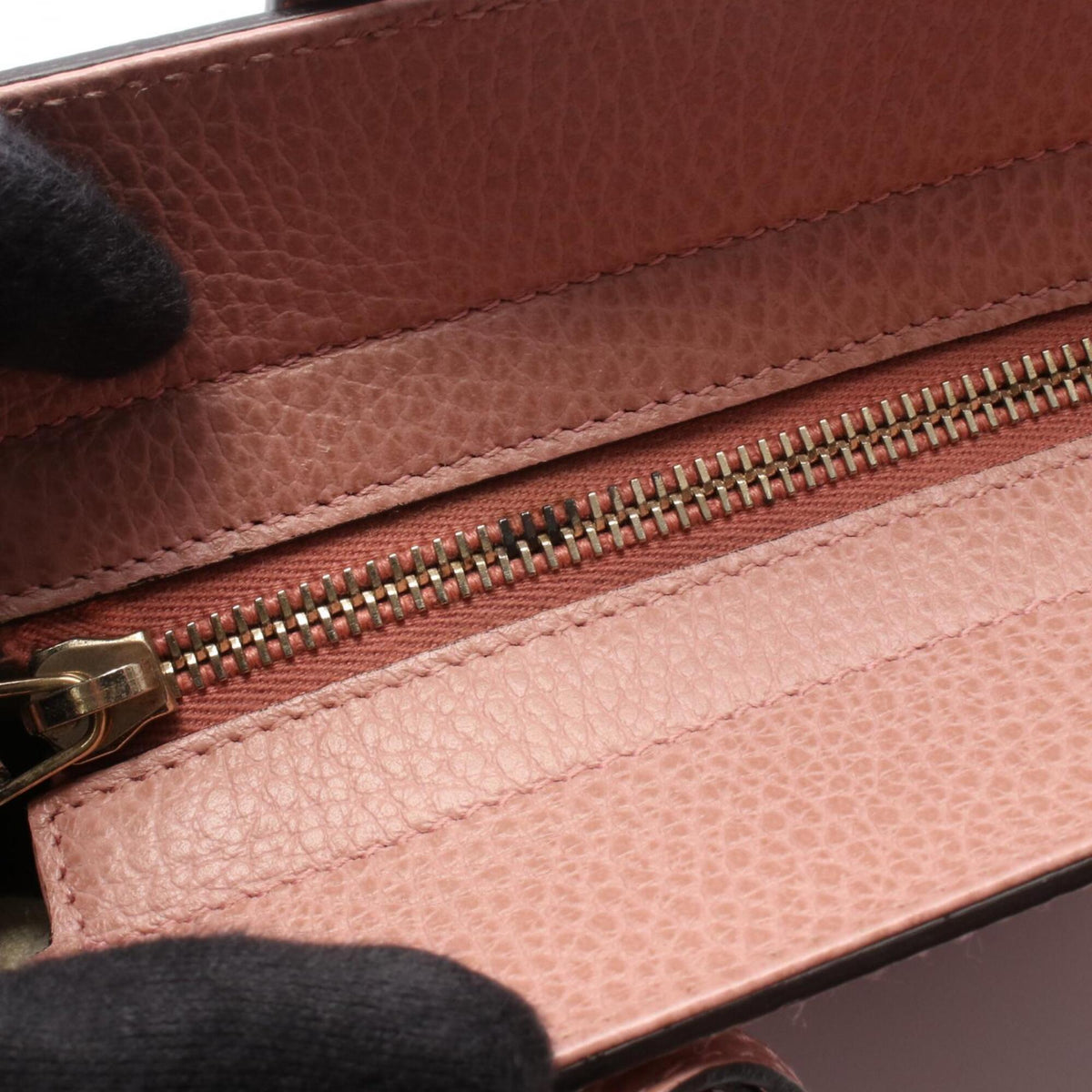 Gucci Pink Leather Handbag (Pre-Owned)