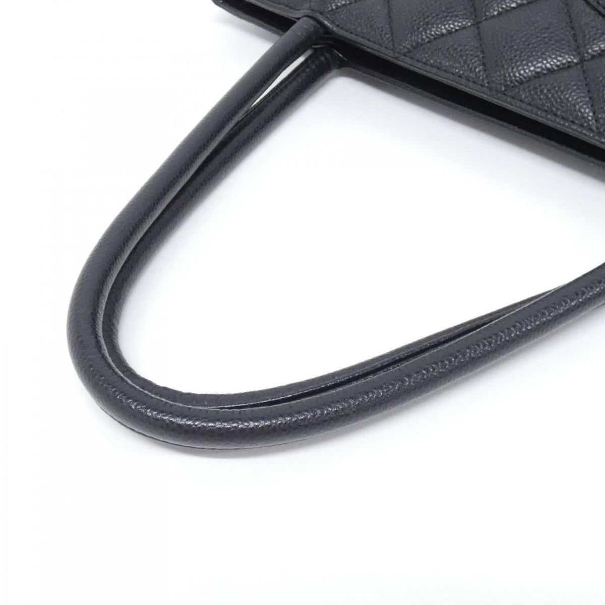 Chanel Black Grained Calfskin Handbag (Pre-Owned)