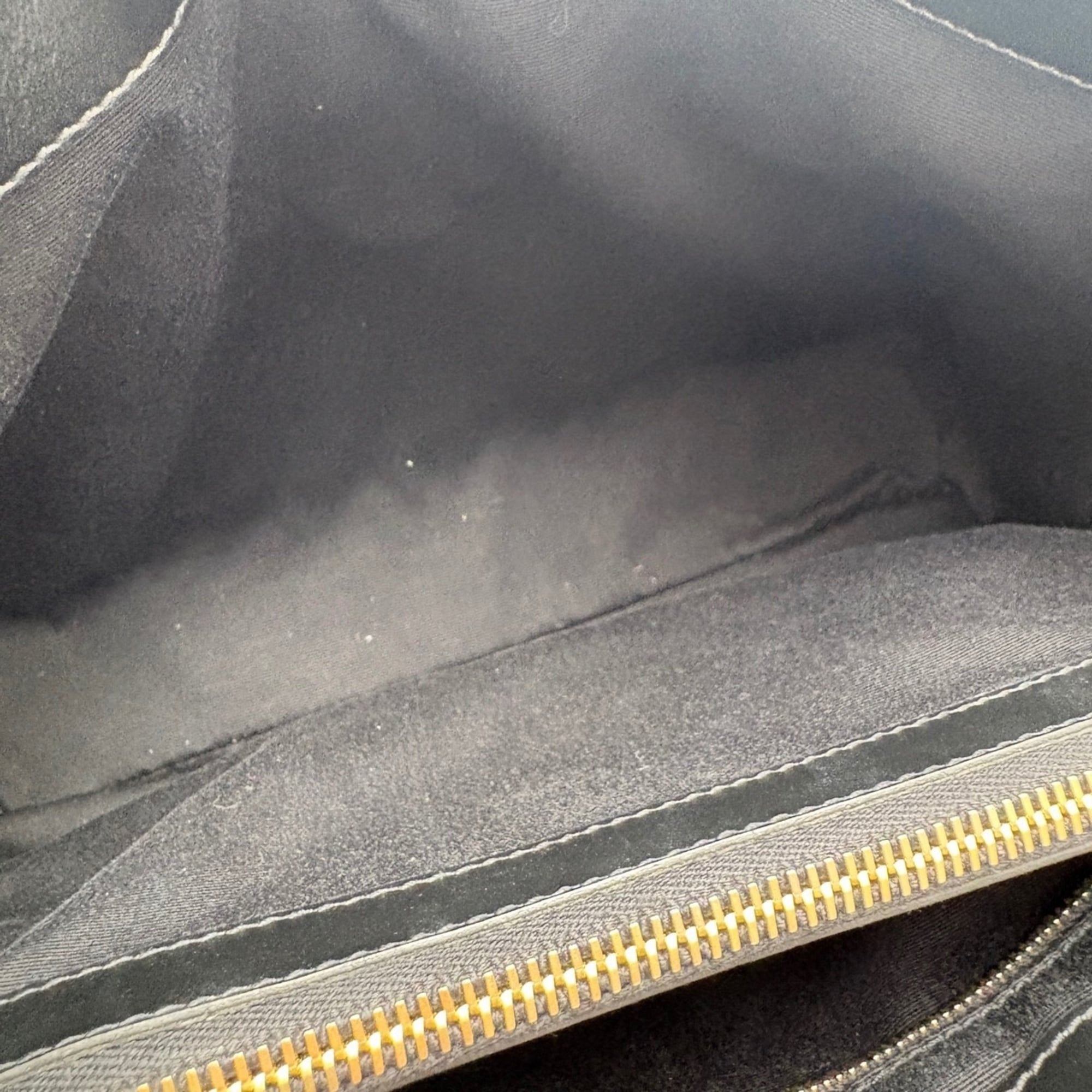 Yves Saint Laurent Black Handbag (Pre-Owned)