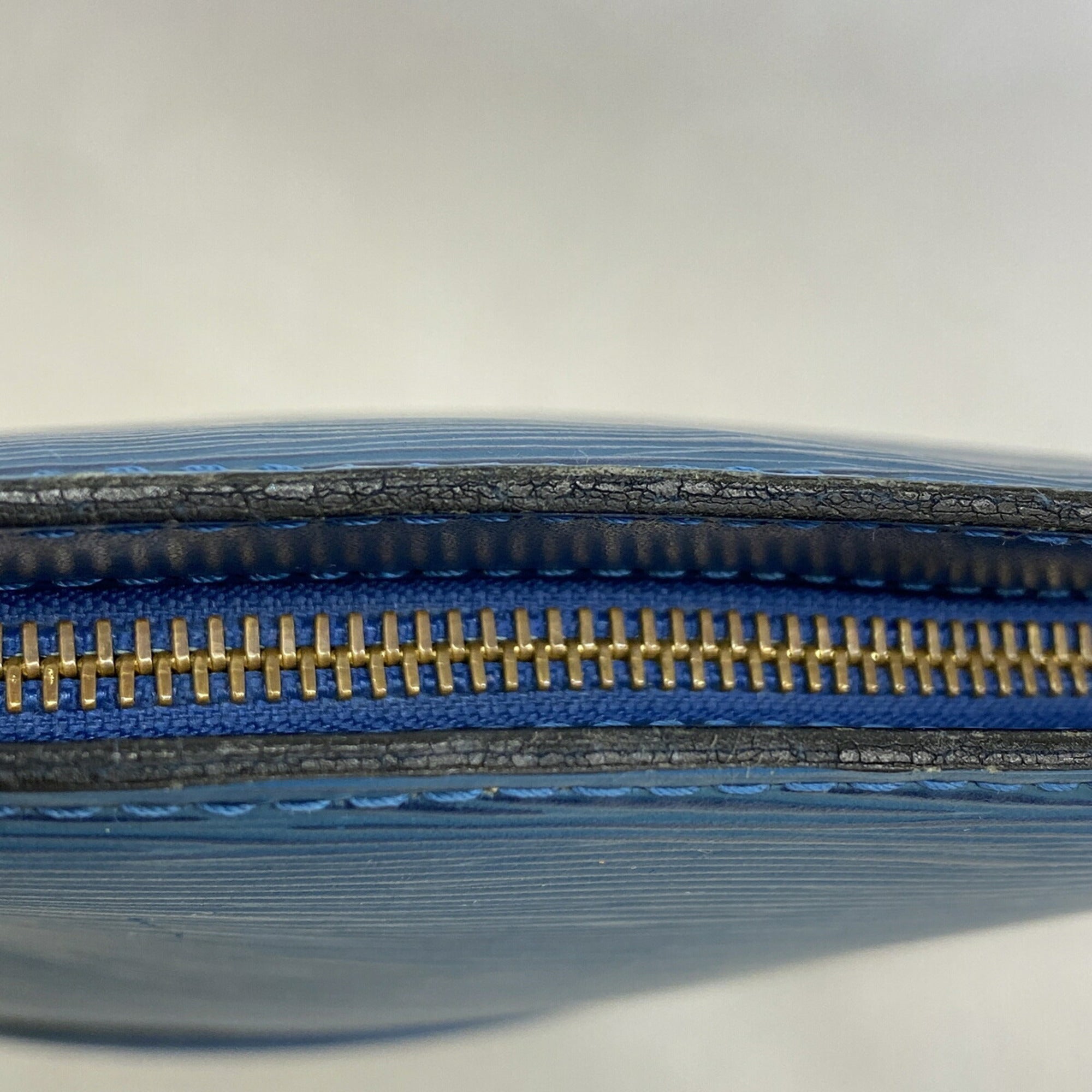 Louis Vuitton Toledo Blue Shoulder Bag (Pre-Owned)