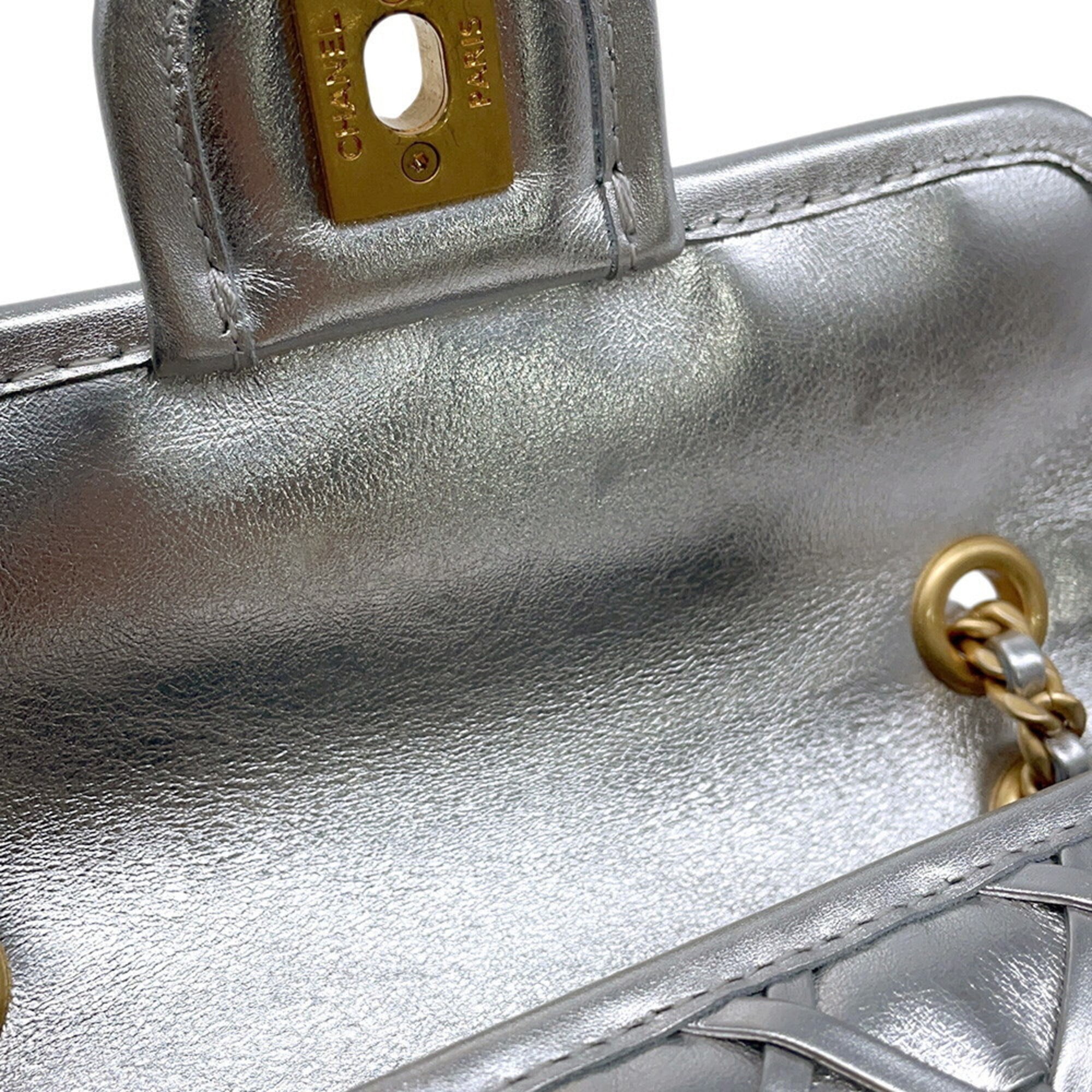 Chanel Metallic Silver Leather Handbag Shoulder Bag (Pre-Owned)