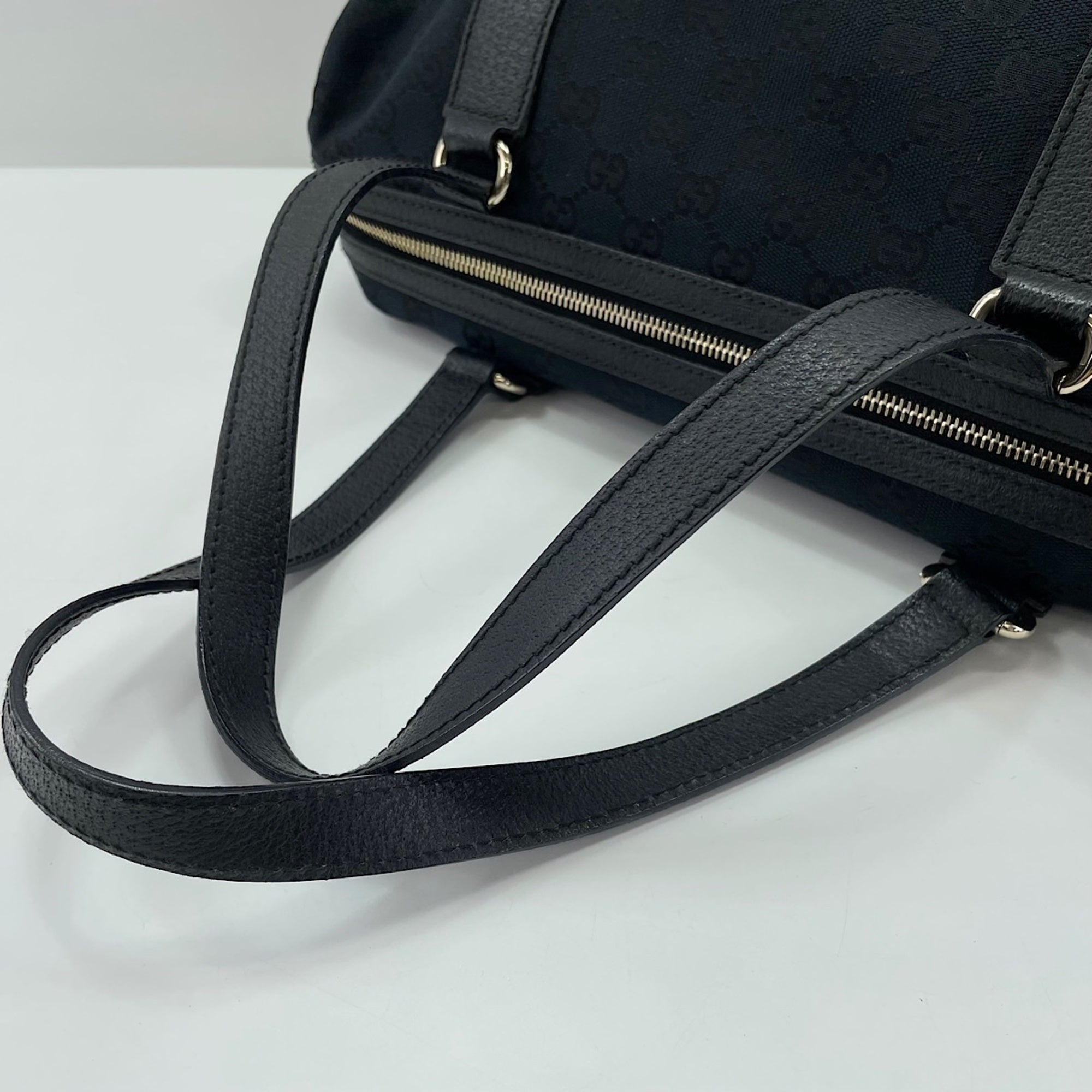 Gucci Black Shoulder Bag (Pre-Owned)
