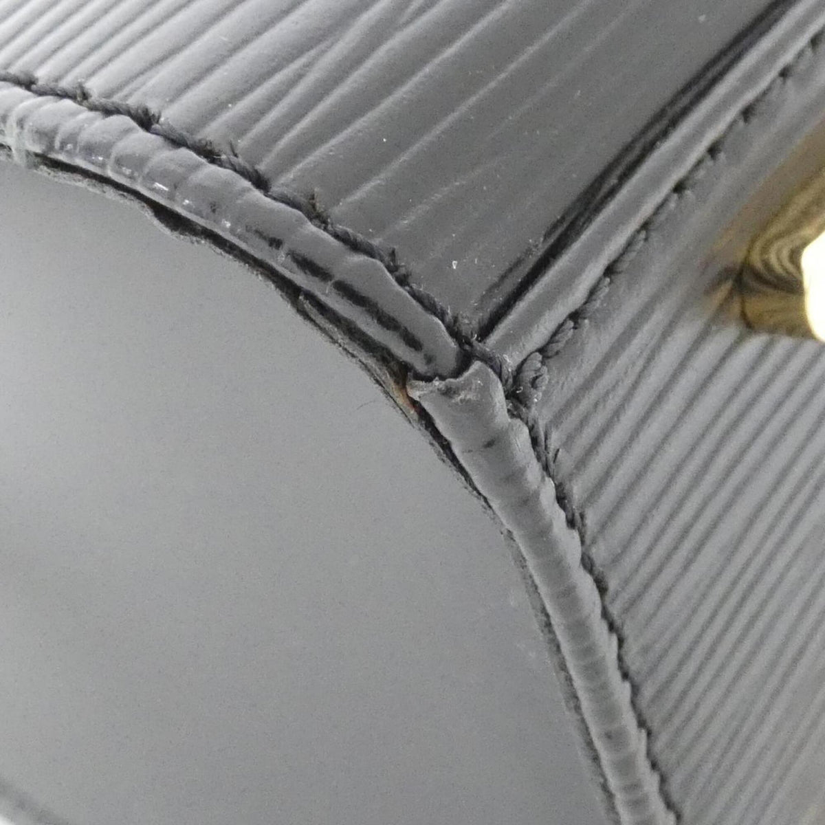 Louis Vuitton Black Leather Handbag (Pre-Owned)