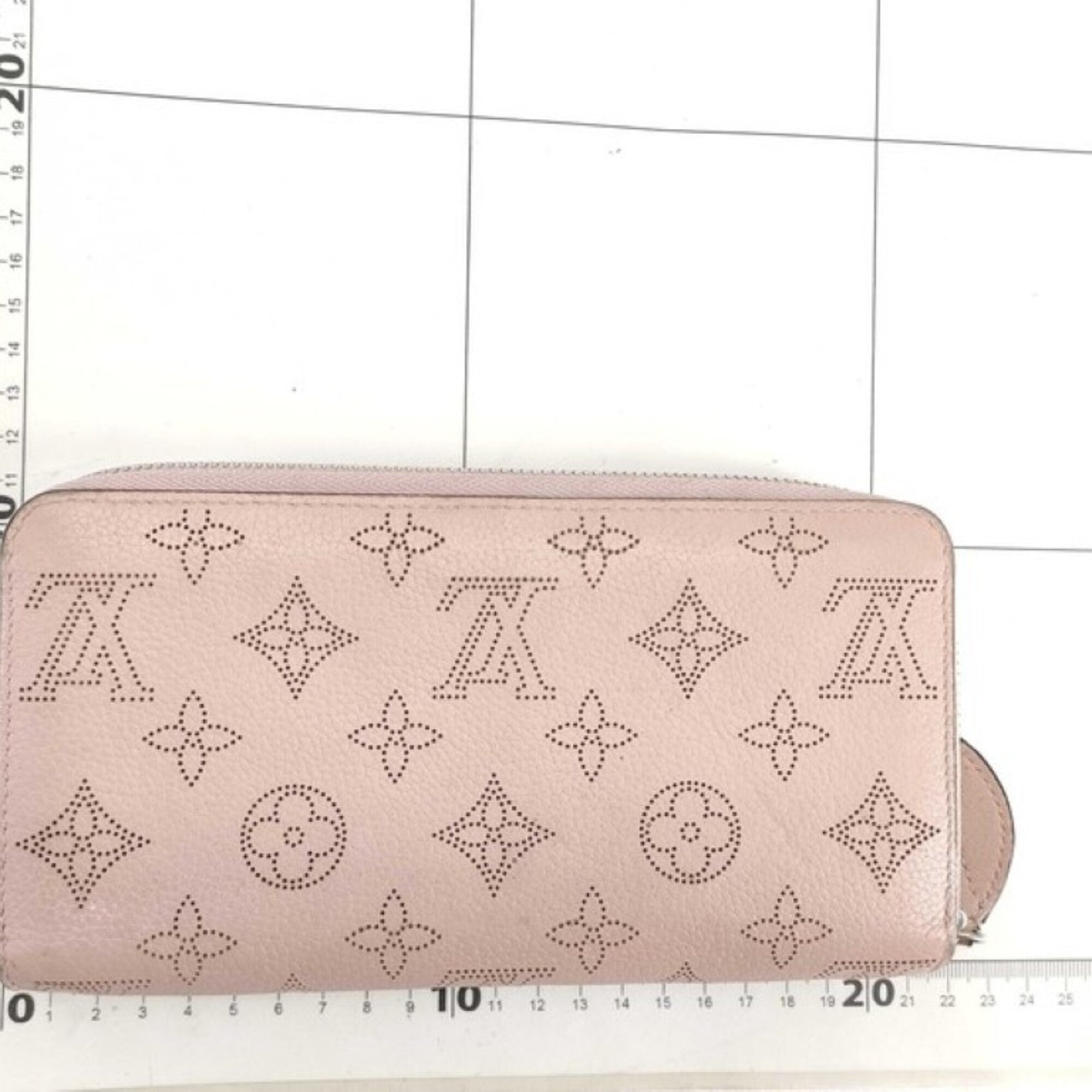 Louis Vuitton Pink Mahina Leather Long Wallet (Bi-Fold) (Pre-Owned)