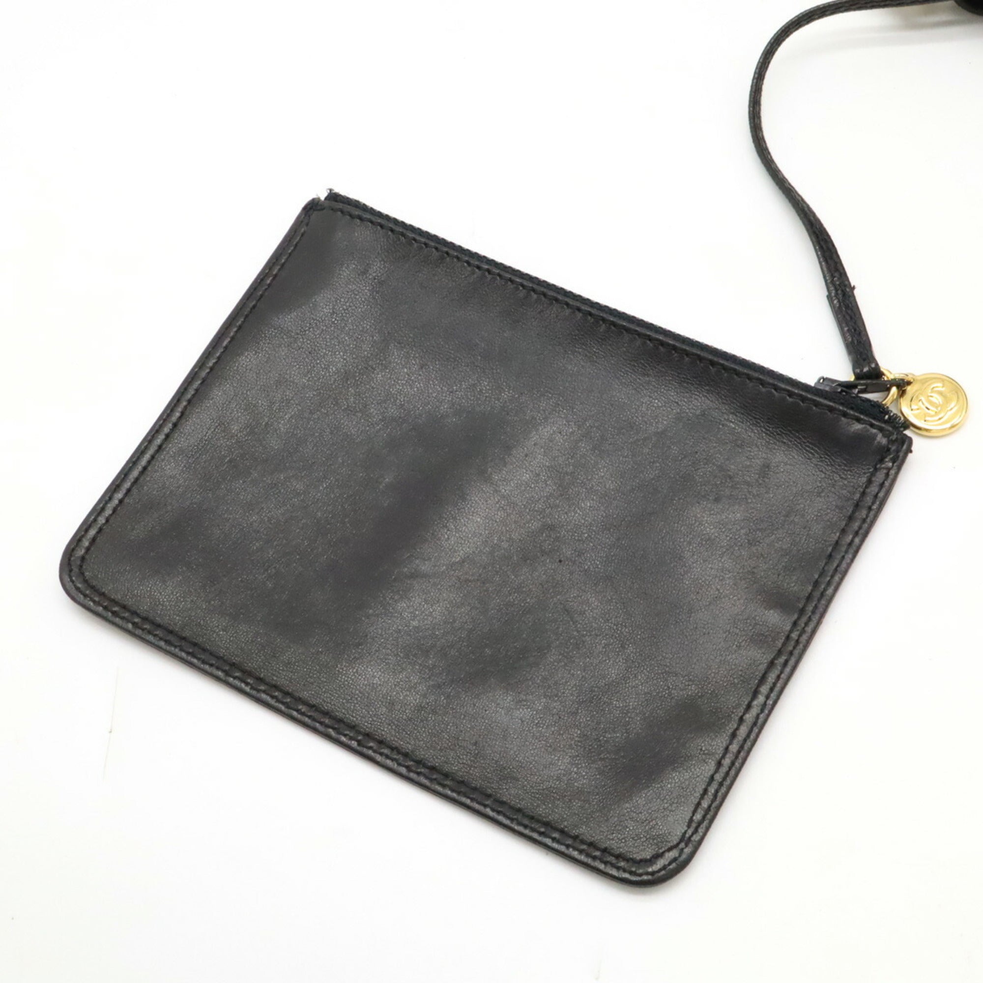Chanel Black Leather Shoulder Bag (Pre-Owned)
