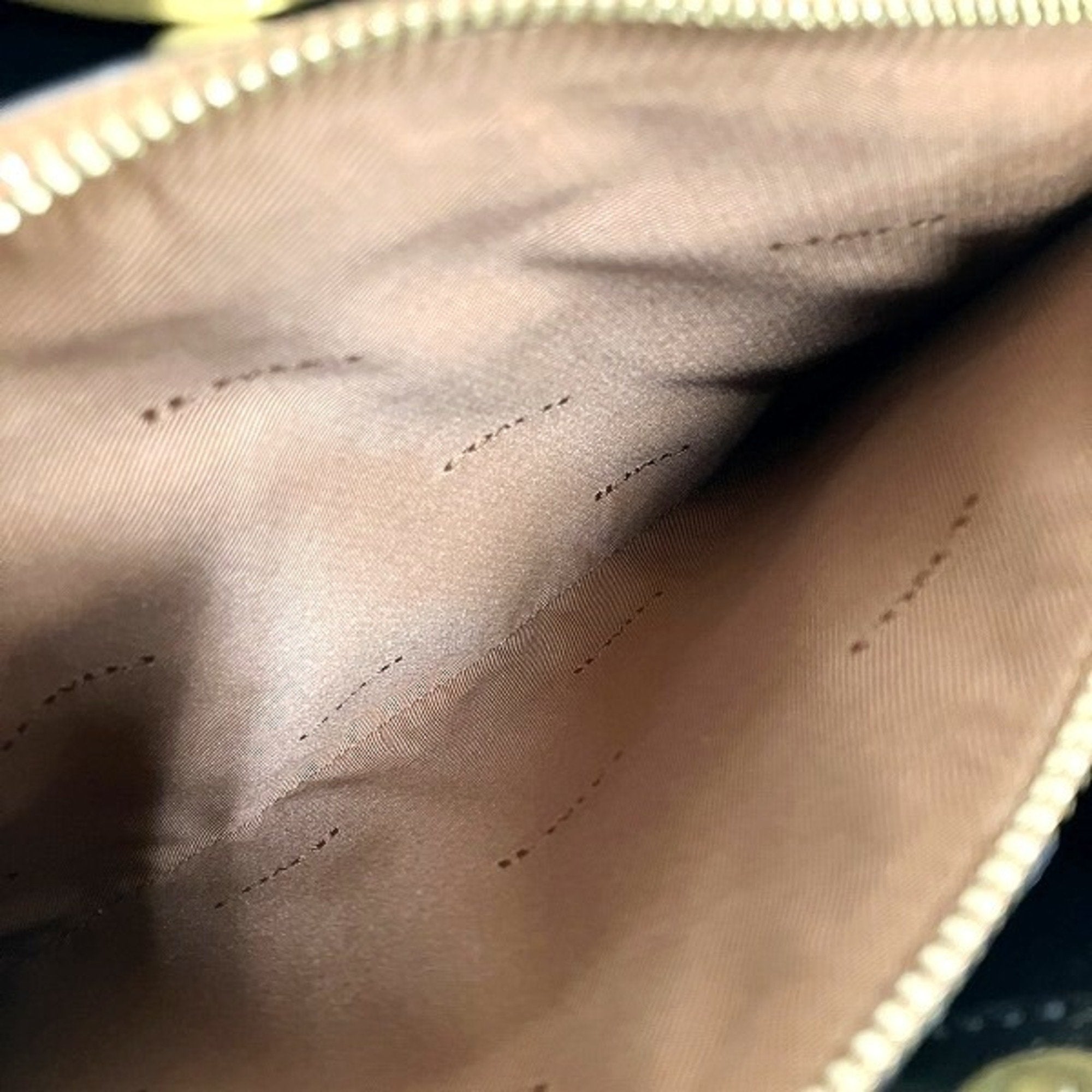 Coach Beige Leather Shoulder Bag (Pre-Owned)