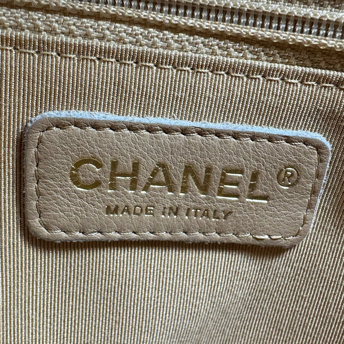 Chanel Beige Grained Calfskin Shoulder Bag (Pre-Owned)