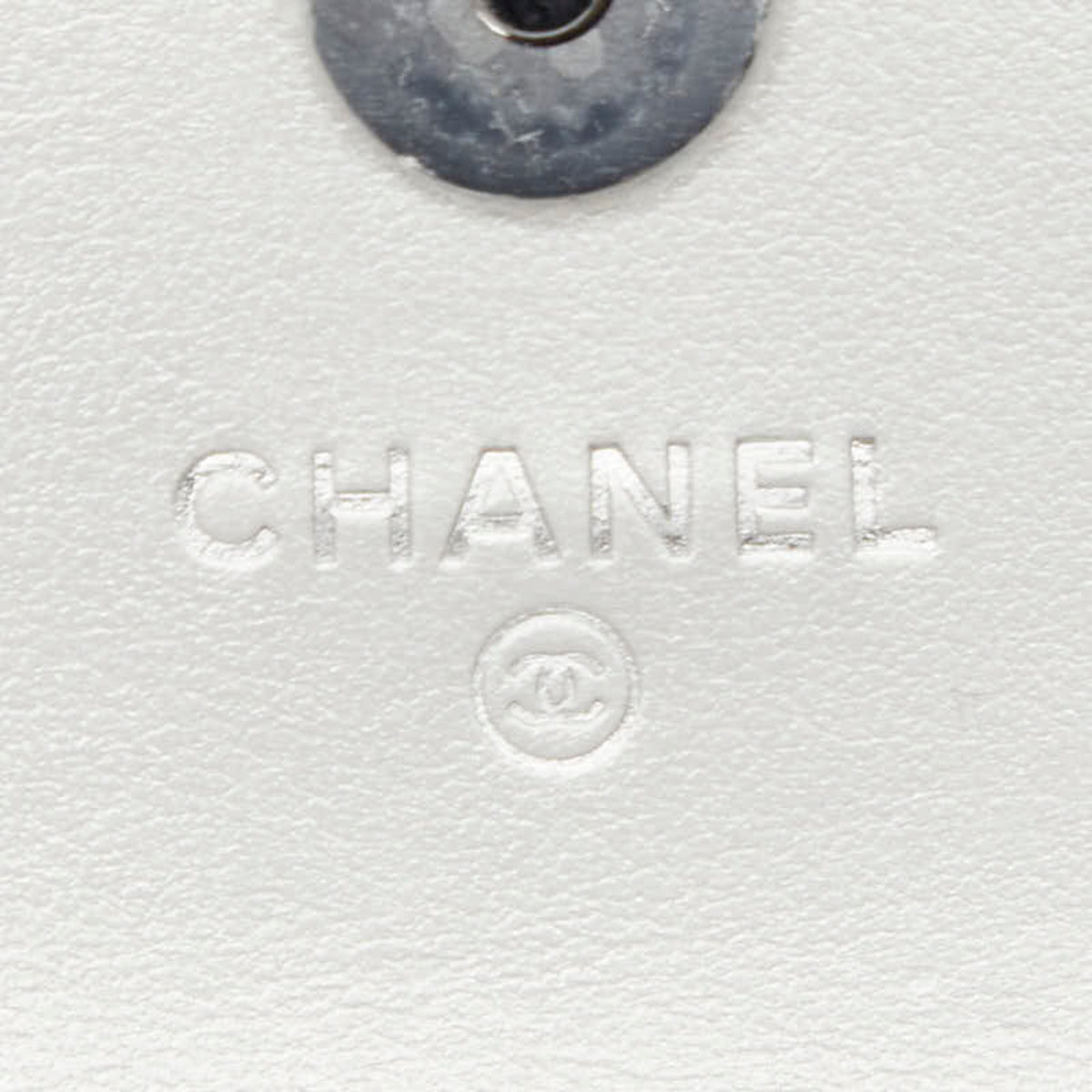 Chanel Silver Leather Pochette Shoulder Bag (Pre-Owned)
